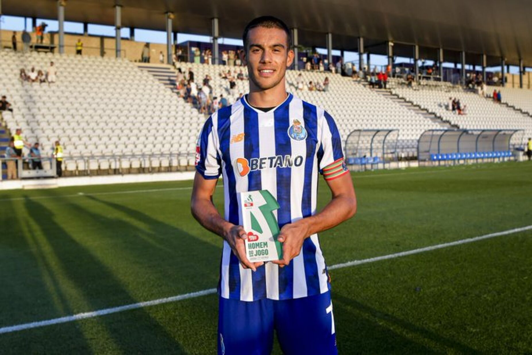 Gabriel Brás "promovido" à equipa principal do FC Porto