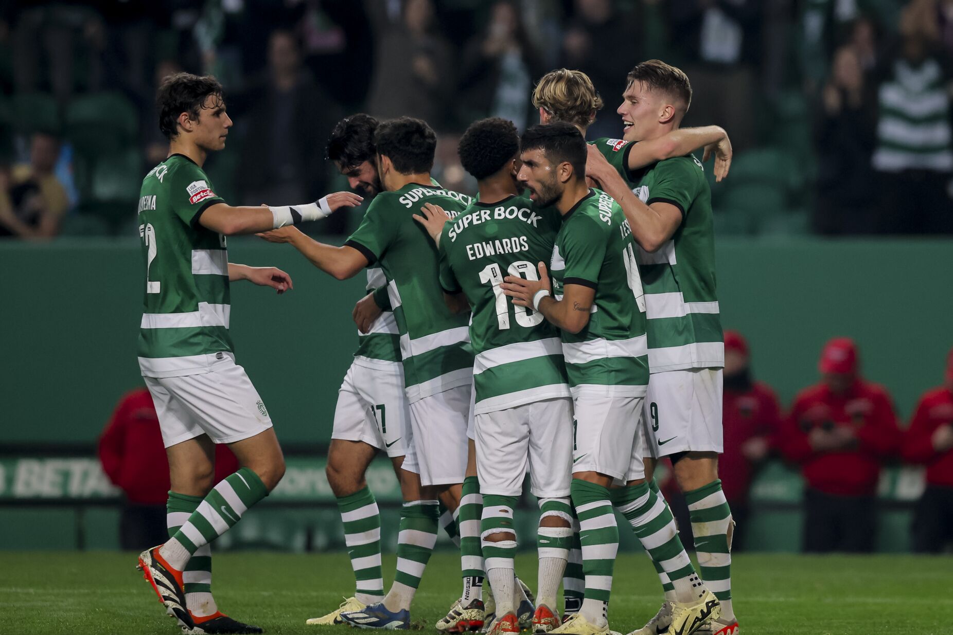 Sporting mantém liderança do campeonato após goleada por 80