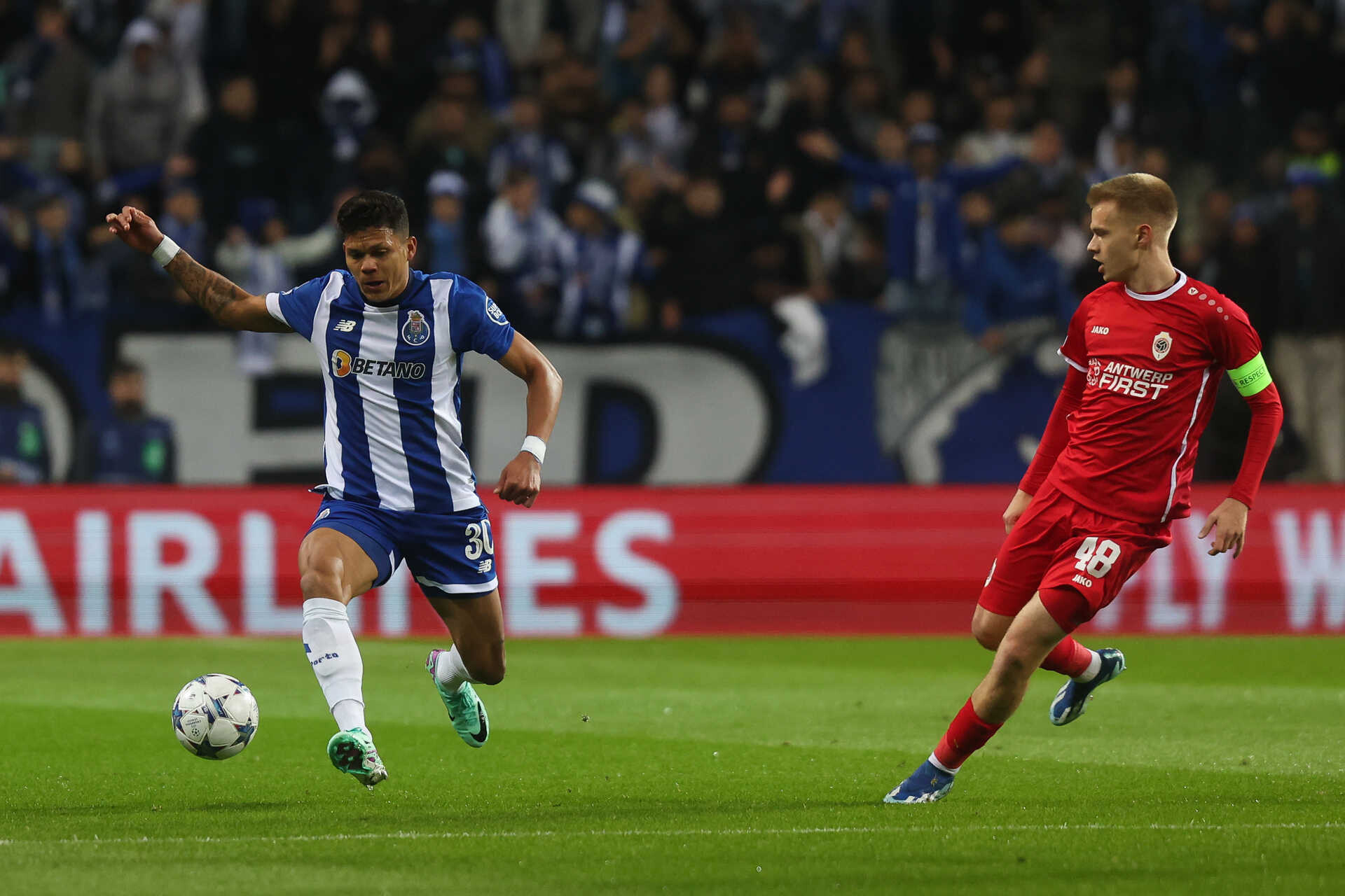 OTÁVIO FOI O JOGADOR 'MAIS VALIOSO' DO ÚLTIMO CAMPEONATO - SEGUNDO A LIGA