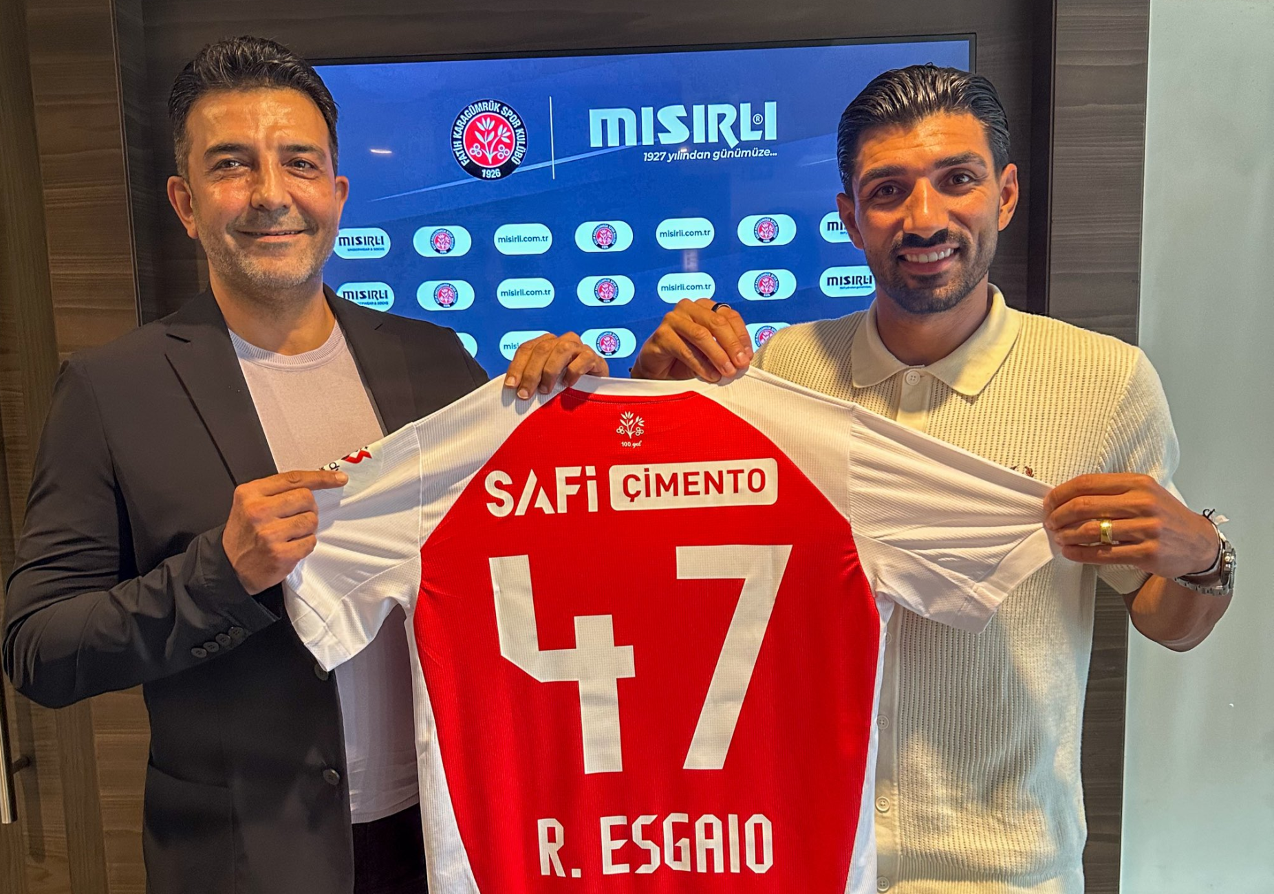 Oficial: Esgaio muda-se para o campeonato da Turquia