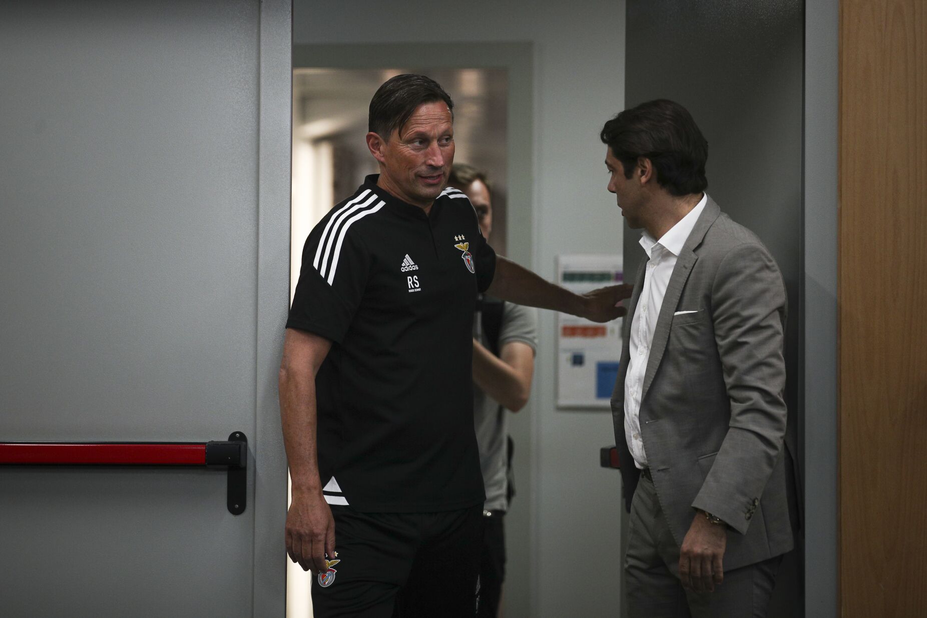 Benfica preso a Roger Schmidt: indemnização terá de ser paga na totalidade