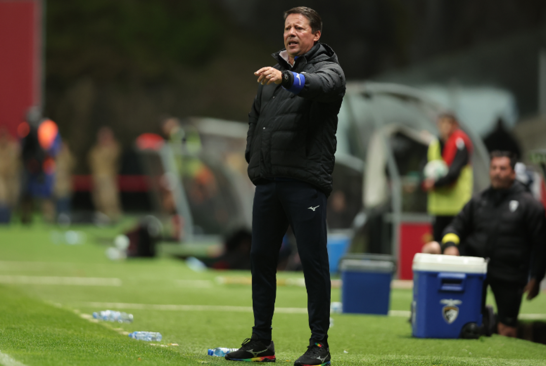 Jogador do Luton colapsa em campo