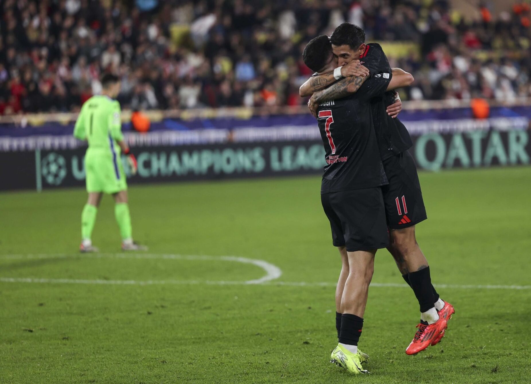 "Show", "por mais 10 anos" e renascimento: Di María em grande destaque após vitória do Benfica