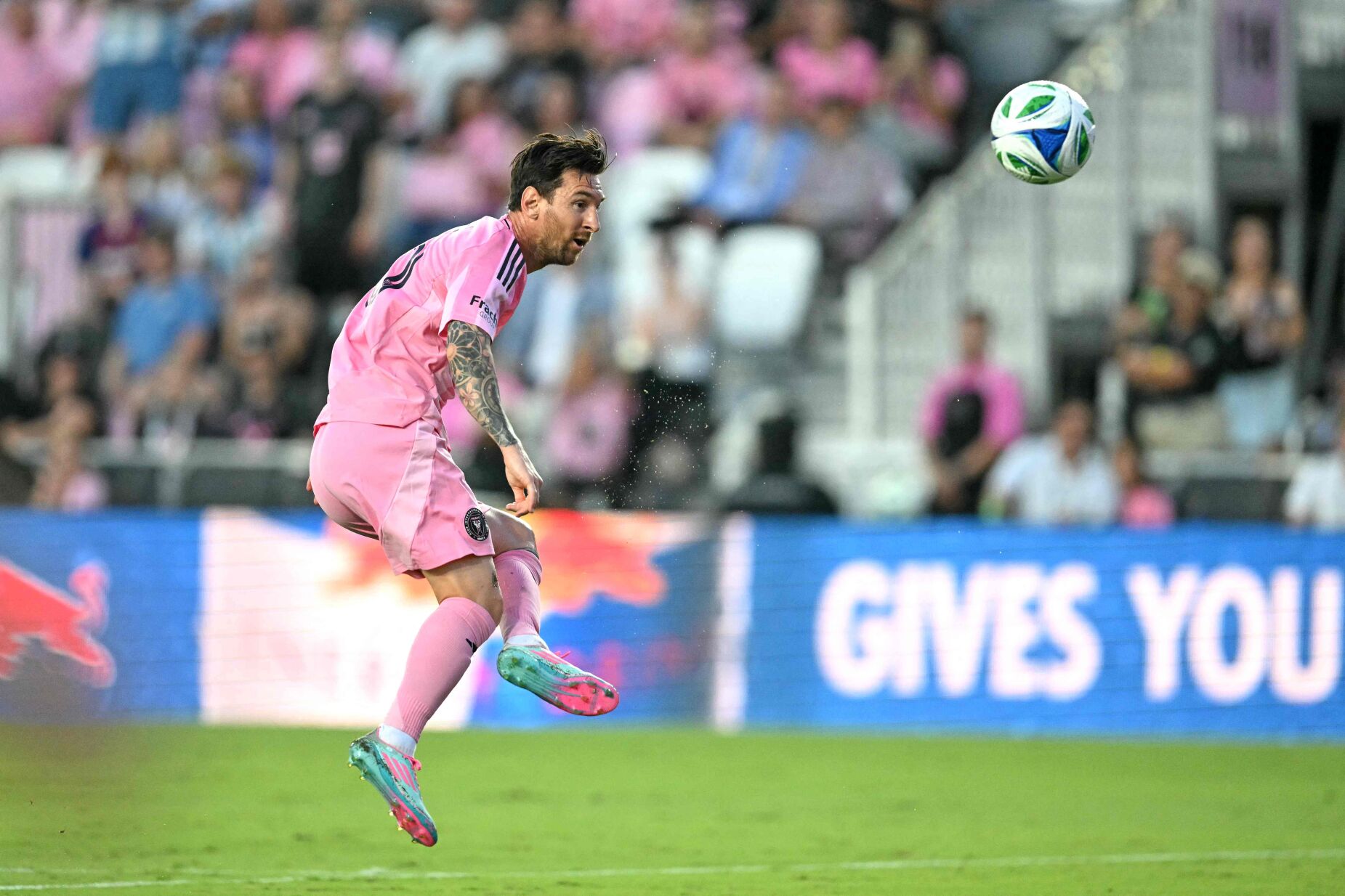 "Camisola de Messi? Vai ser uma caça um pouco difícil..."