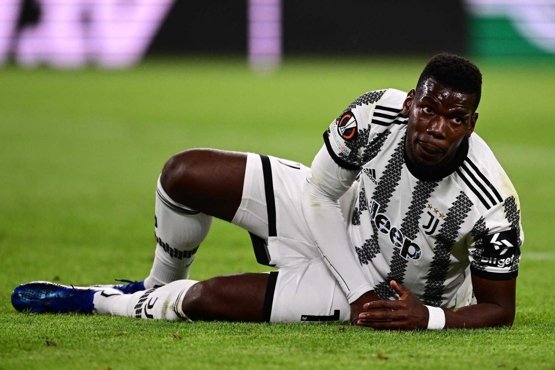Paul Pogba suspenso quatro anos e com carreira em risco
