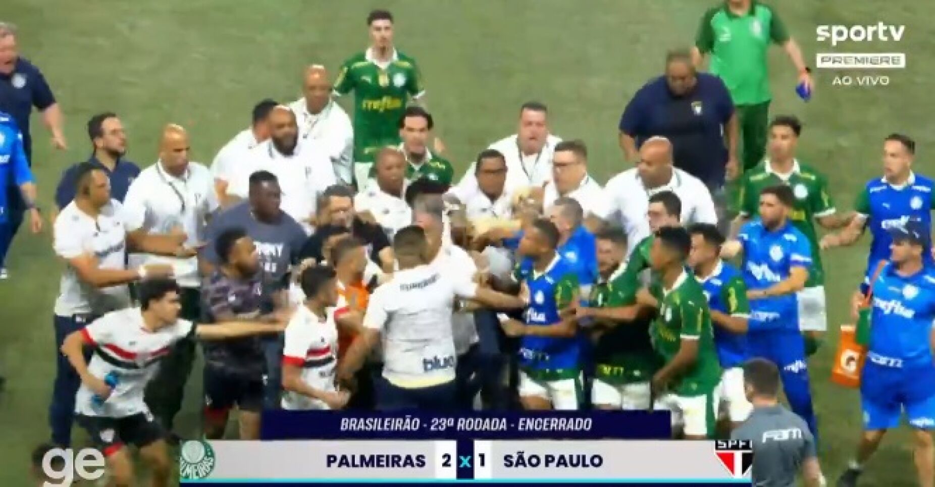 Jogo entre Palmeiras e São Paulo acabou com confusão no relvado. Ora veja