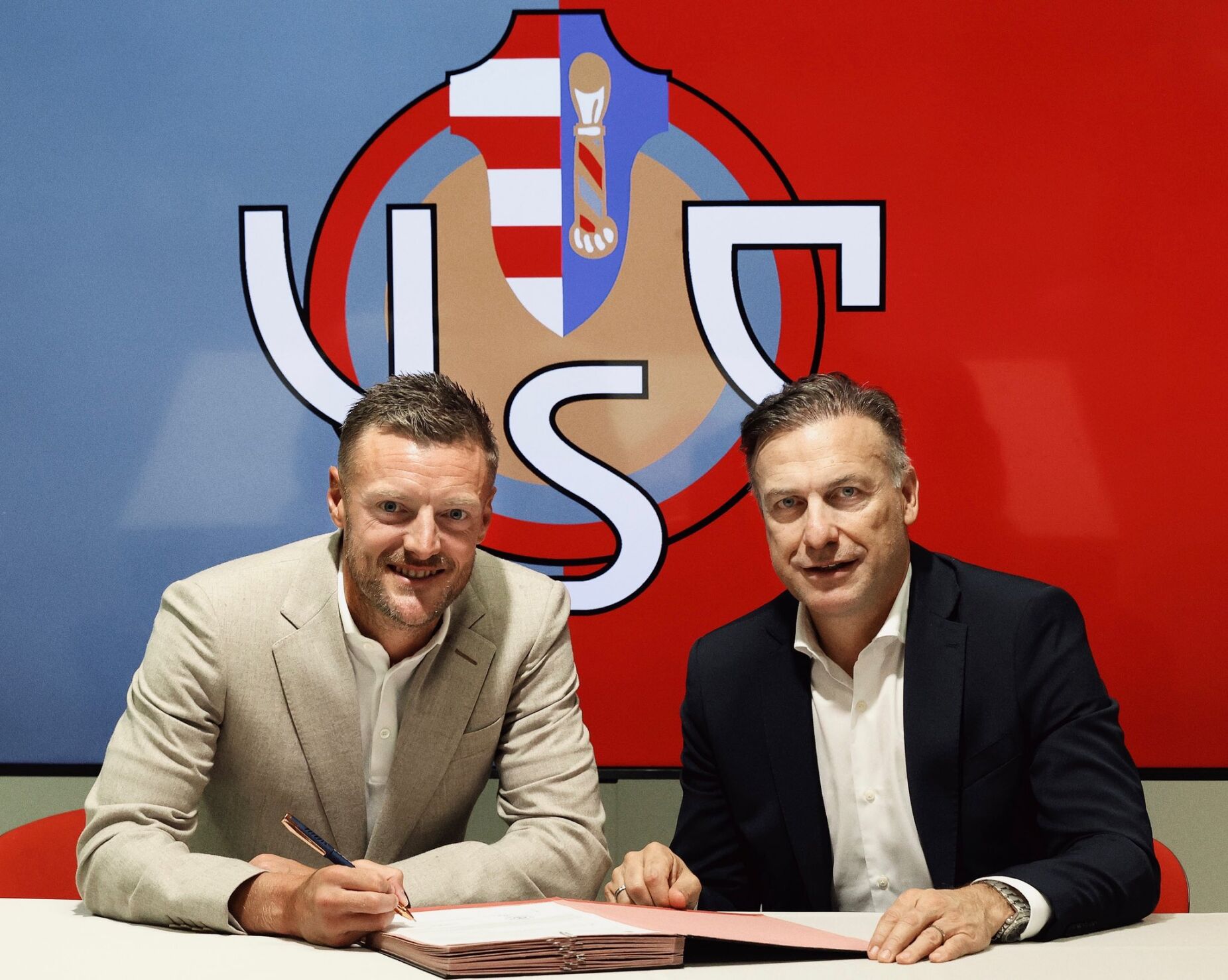 Oficial: Jamie Vardy assina pela Cremonese e vai jogar na Serie A