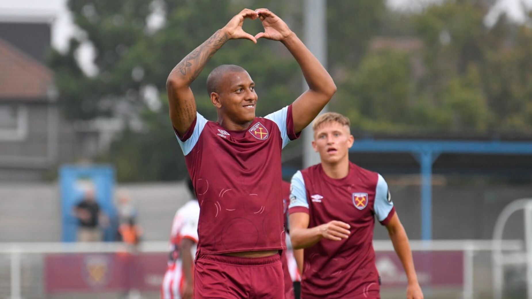 Dois clubes portugueses tentaram empréstimo de central do West Ham