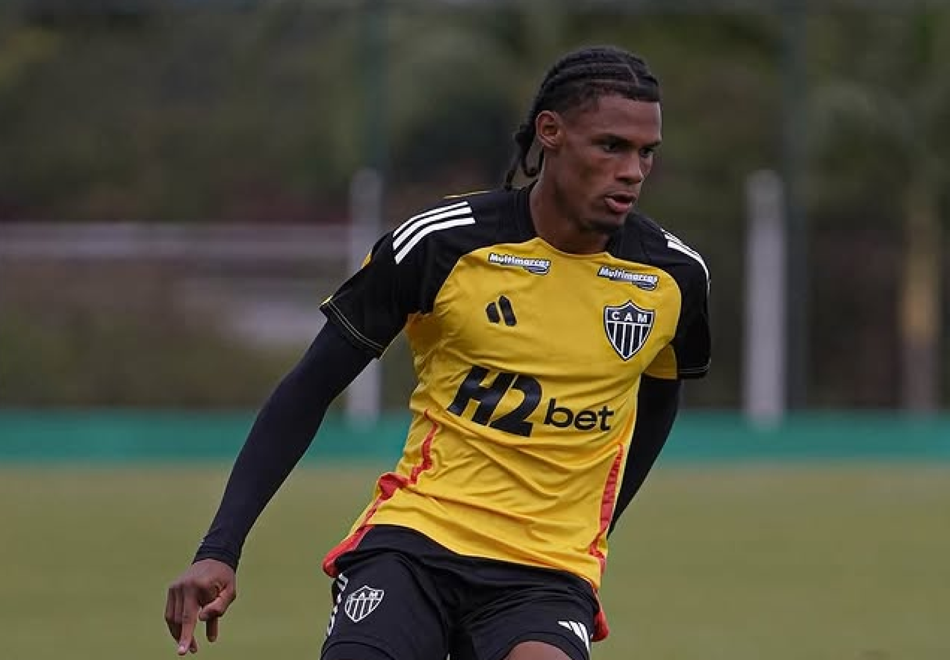 Ex-companheiro de Hulk garantido para o ataque do Estrela da Amadora