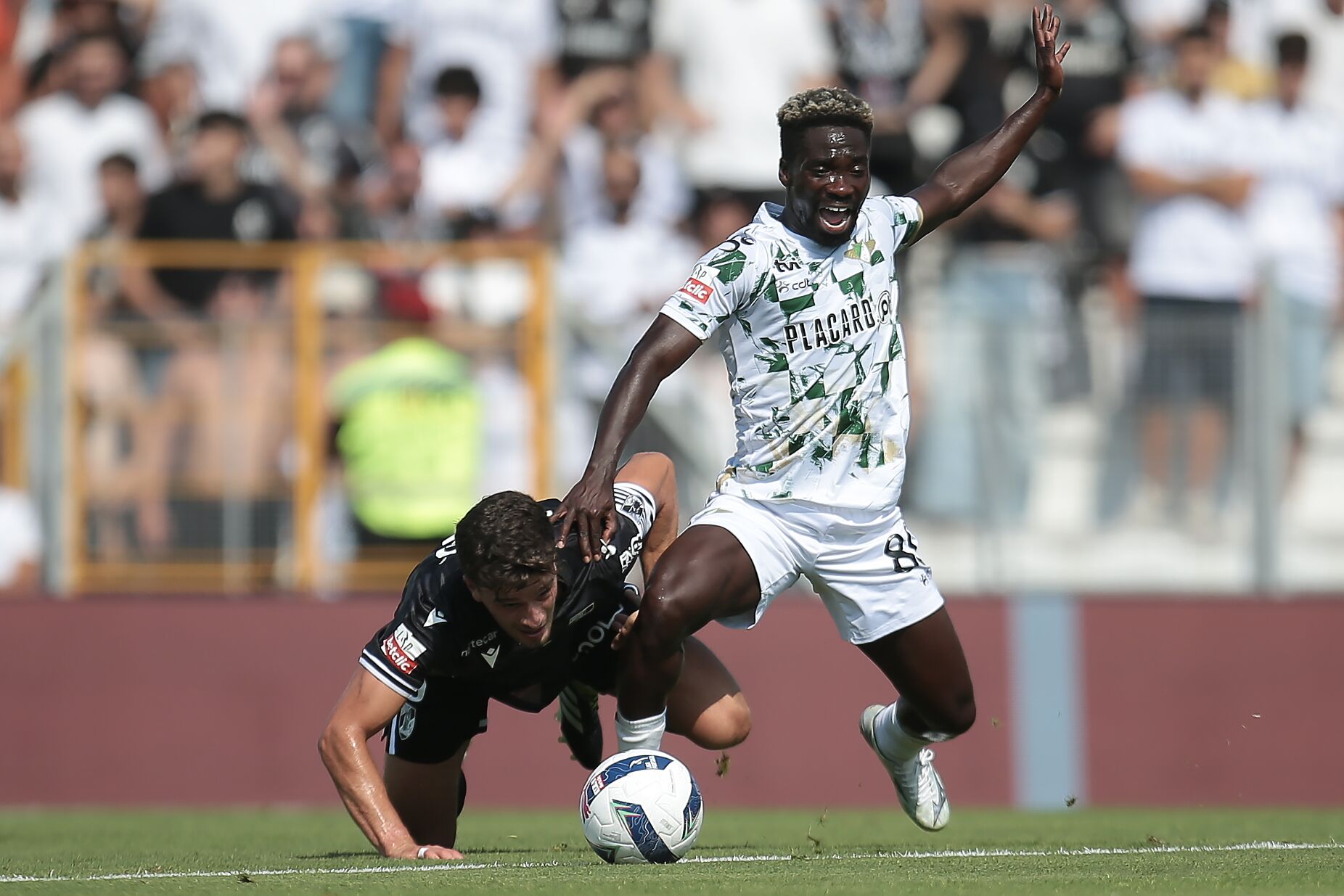 Ofori está no radar de clube turco e pode deixar Moreirense em breve
