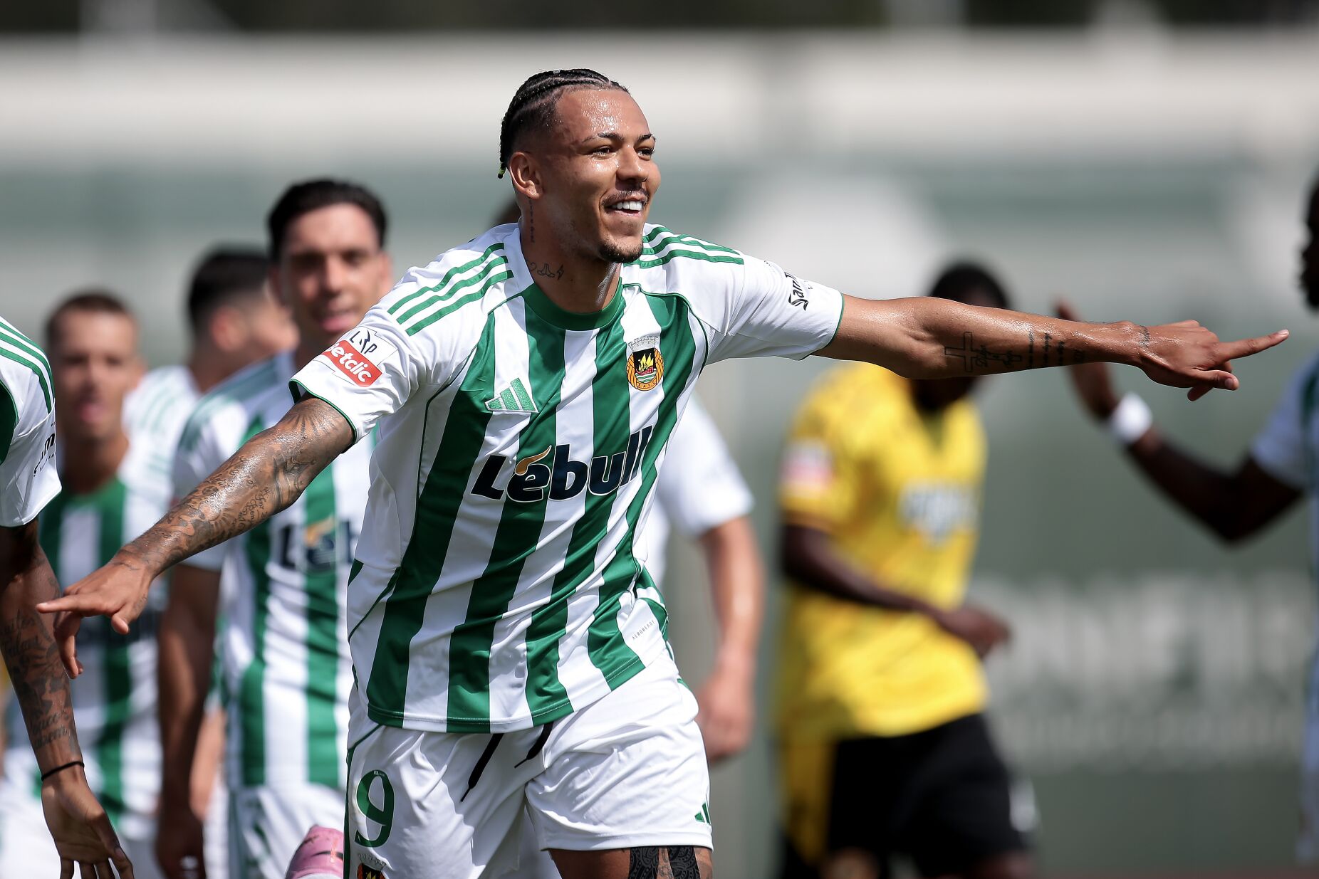 Clayton eleito o melhor avançado do mês de agosto da I Liga