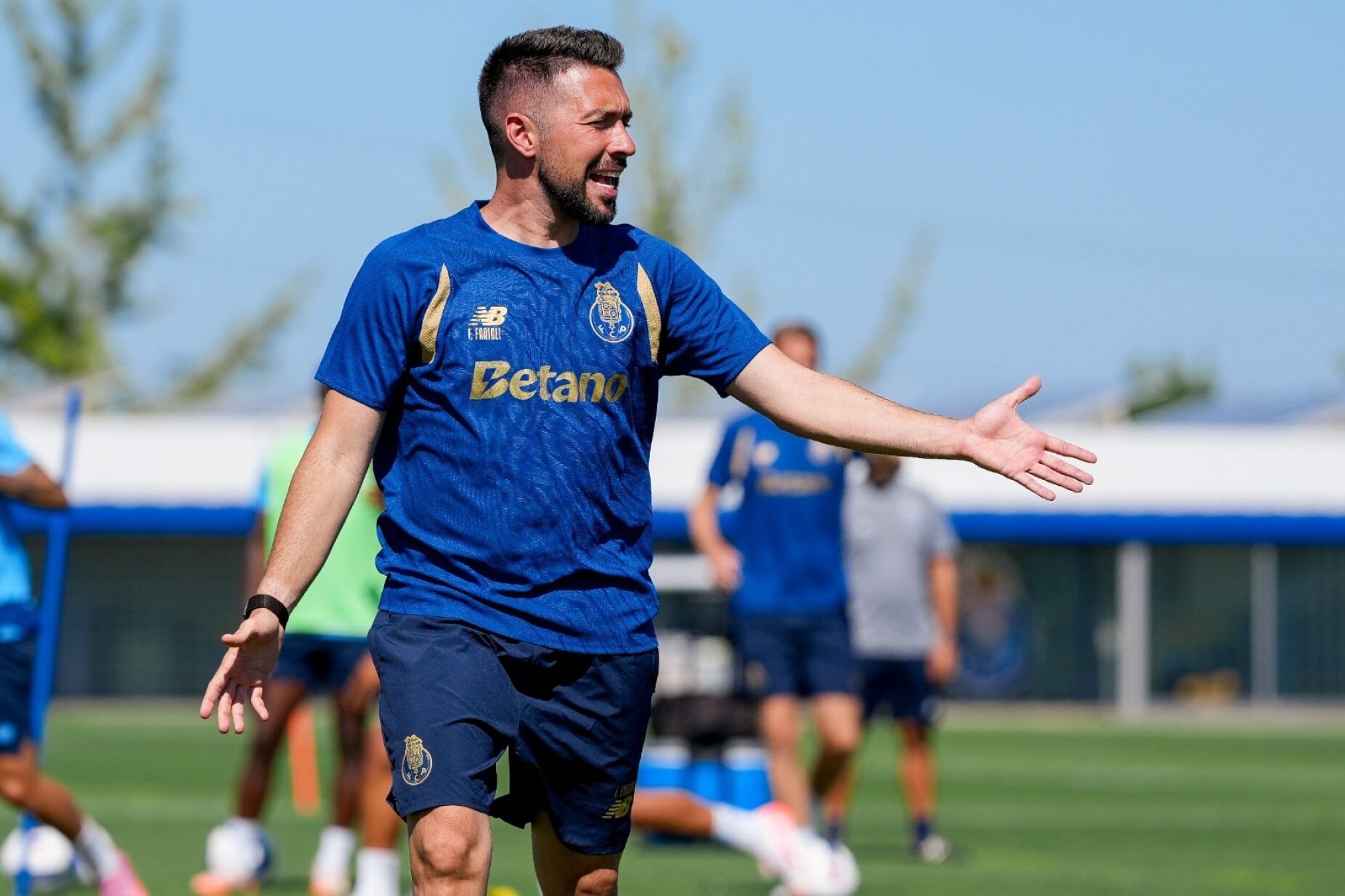 FC Porto: central experiente é o desejo de Francesco Farioli