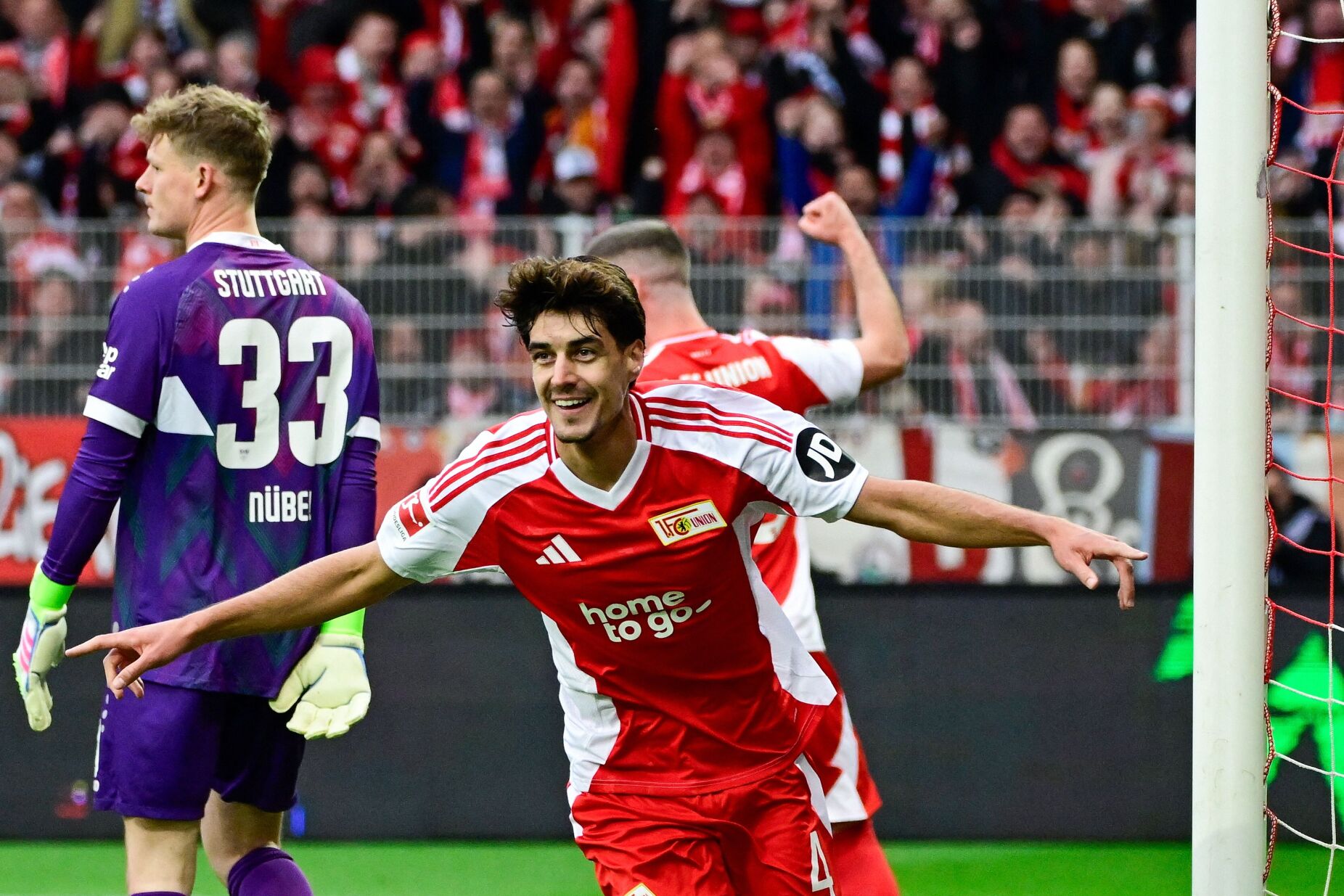 Diogo Leite num onze ideal da Bundesliga e a mexer com o mercado