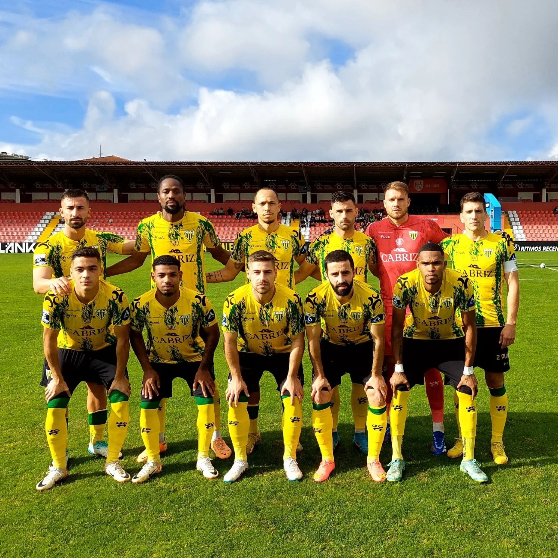 DESPORTO (Futebol) - Lank FC Vilaverdense de 'casa às costas