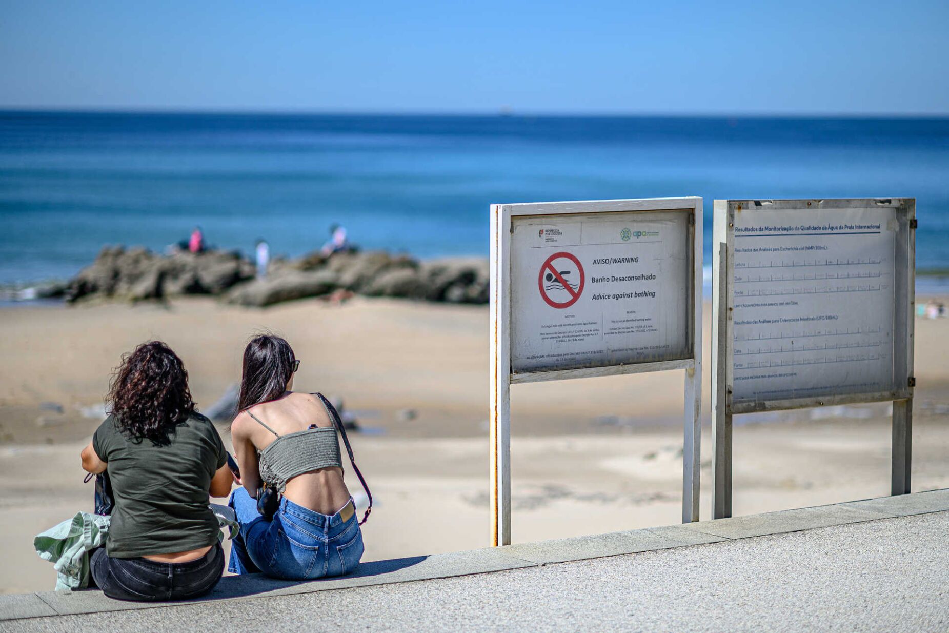 Banhos desaconselhados na praia de Matosinhos devido a contaminação da água