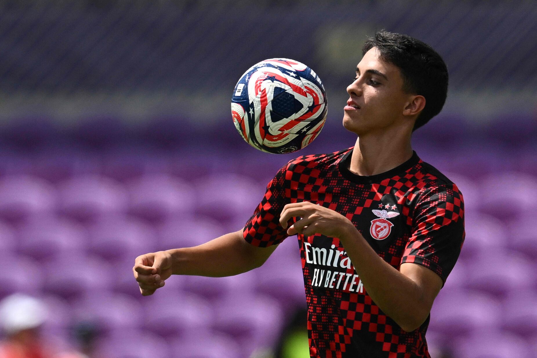 João Rego, jovem jogador do Benfica, é pretendido em Inglaterra