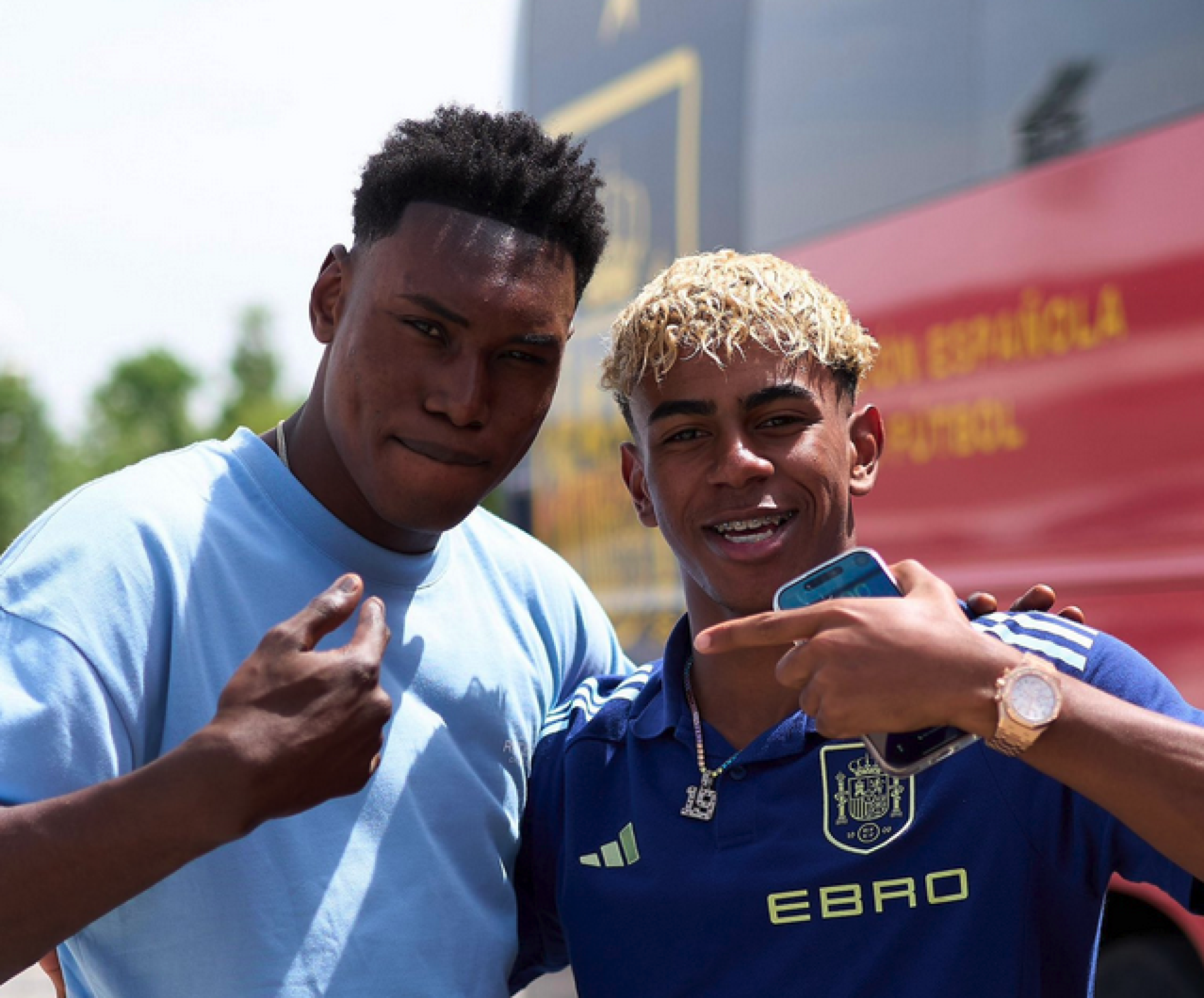 Samu: o balanço individual, a relação com Yamal e a meta no Mundial de Clubes
