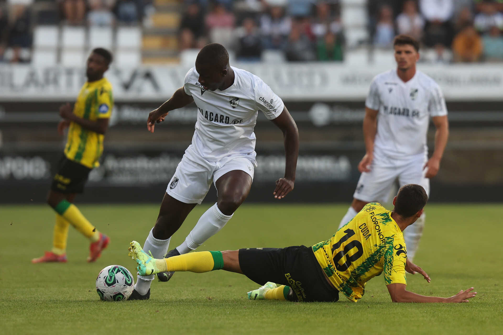 Tounkara volta às opções no V. Guimarães e marca pontos