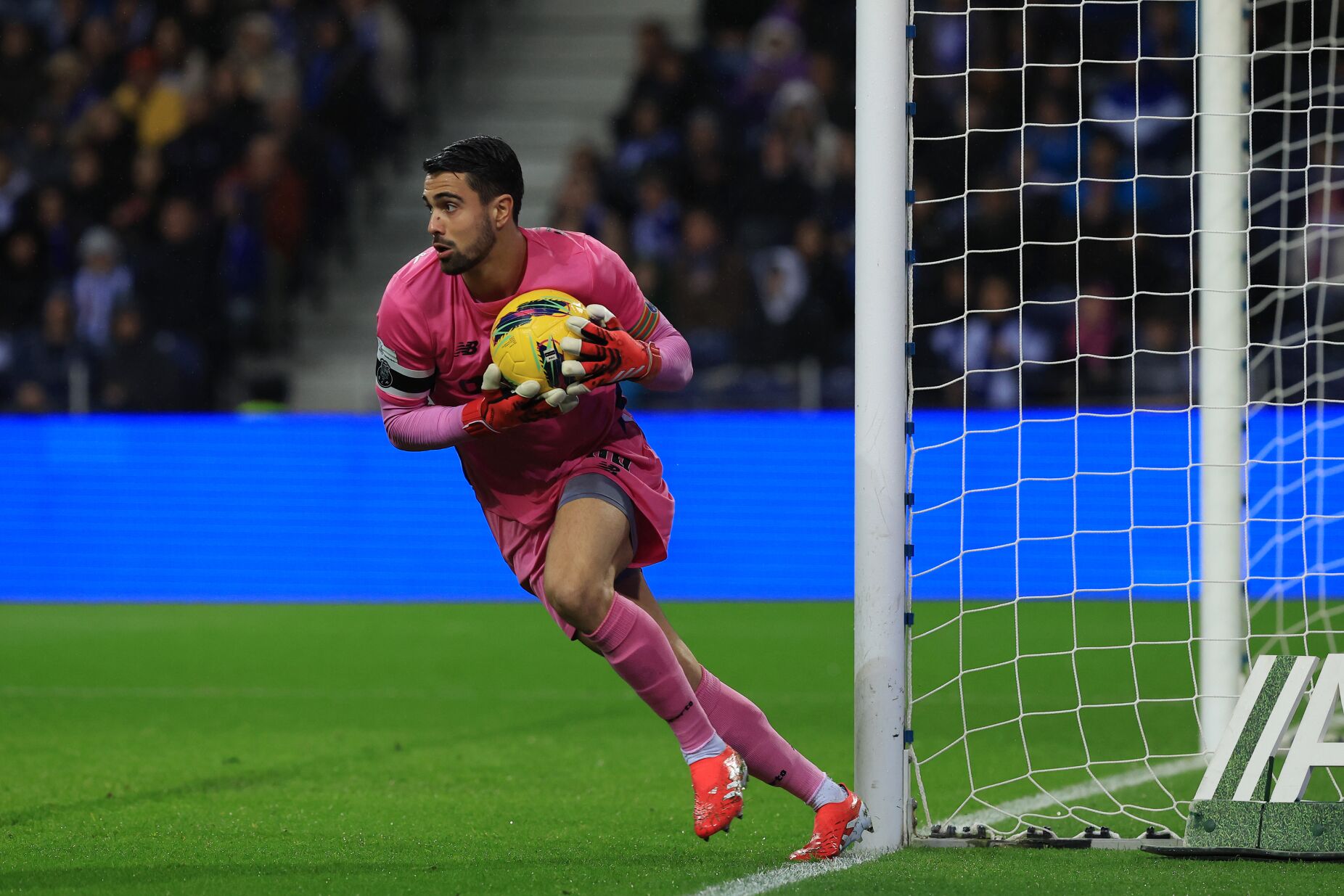 Diogo Costa apontado como prioridade para a baliza do Manchester City