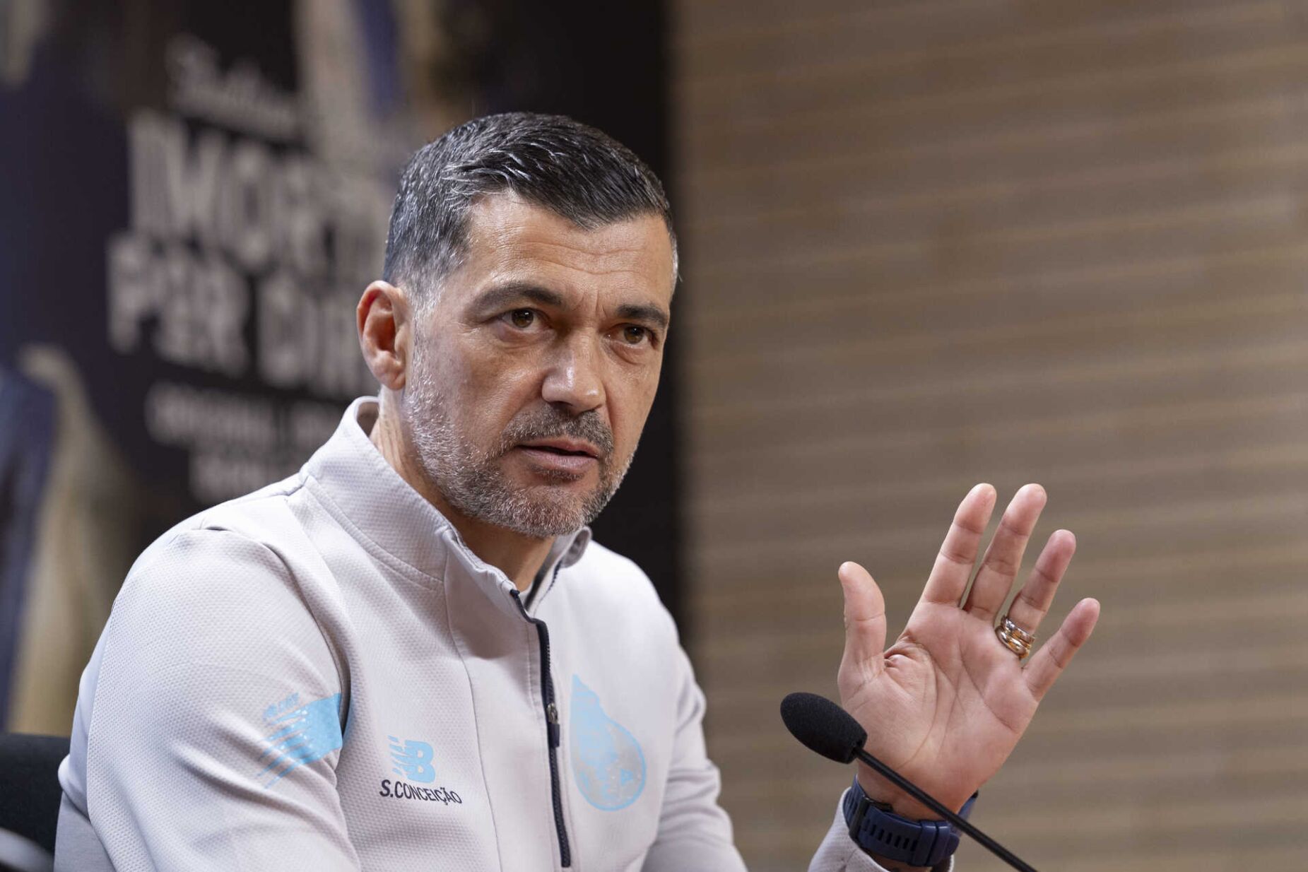 Sérgio Conceição sobre Nico González: "Jogar no FC Porto, mesmo vindo do Barcelona, não são favas contadas"