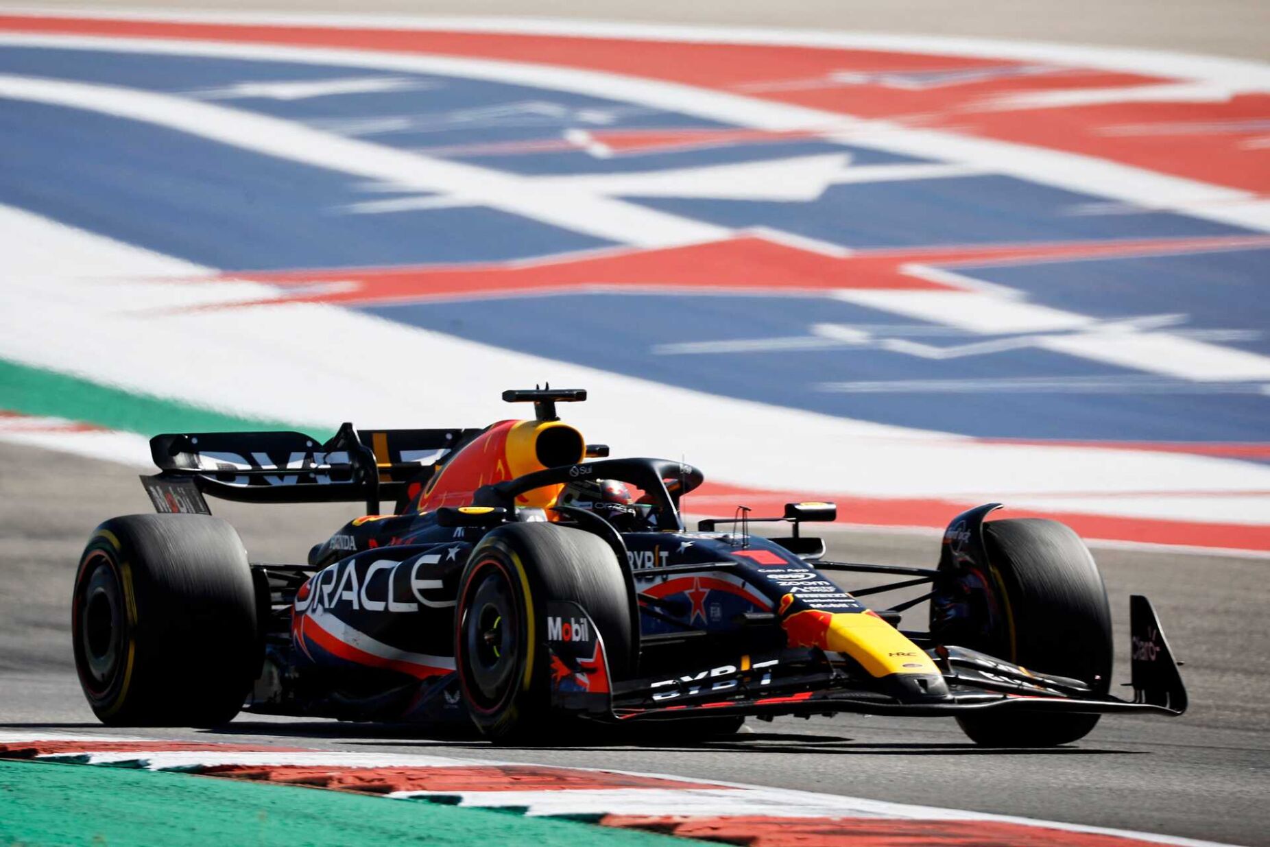 Verstappen conquista tricampeonato mundial da Fórmula 1, com