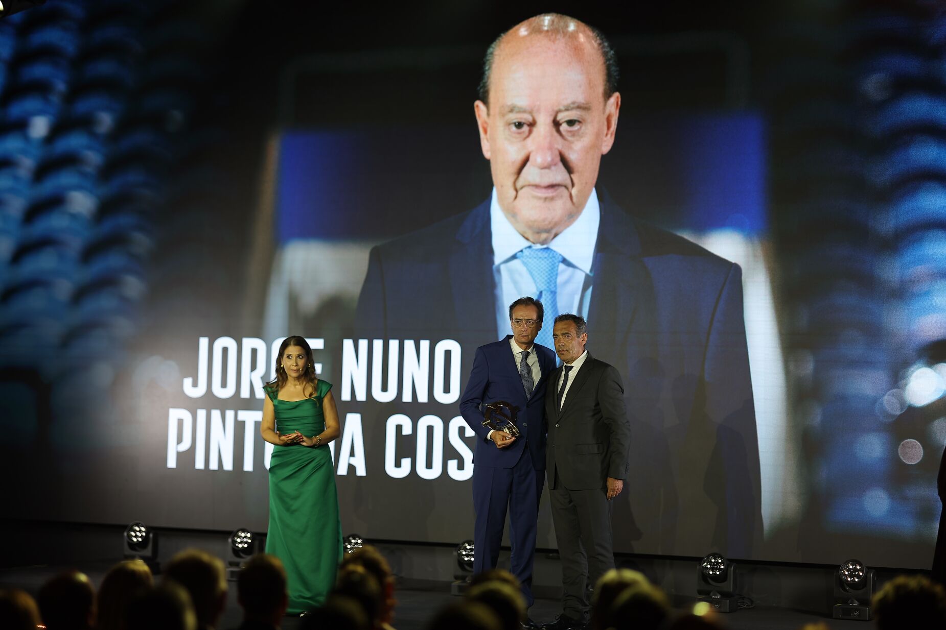 "Podem tentar fazer o que quiserem, Jorge Nuno Pinto da Costa jamais será esquecido"
