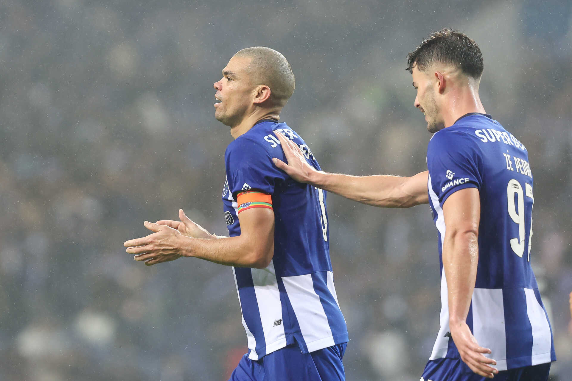 Na Liga Dos Campeões, Defesa Do FC Porto Vai Mexer Outra Vez