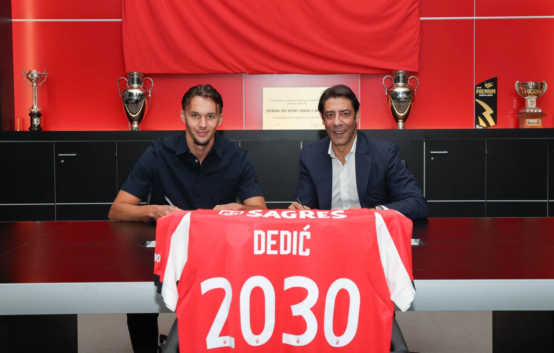 Amar Dedic é oficialmente jogador do Benfica. Confira os detalhes