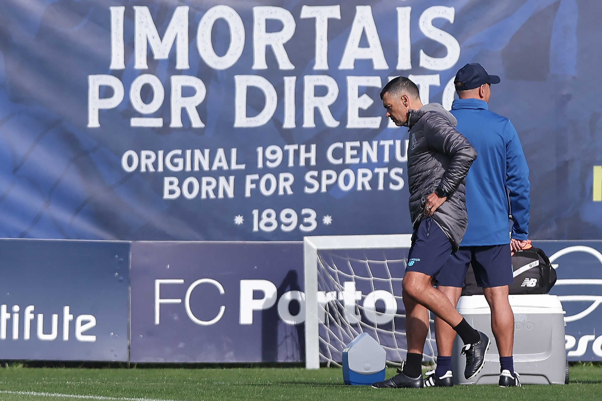 Ex-FC Porto e ex-Sporting afastados do plantel principal do Besiktas