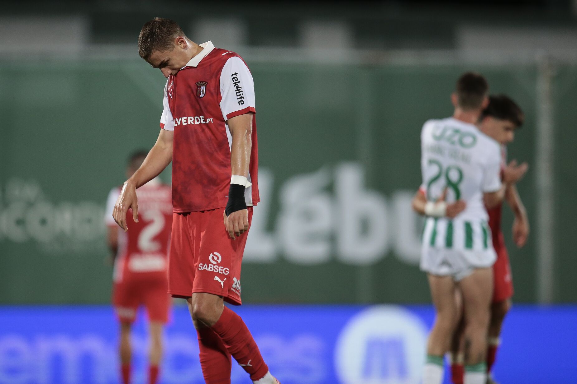 Má notícia no Braga: Lagerbielke regressa mais cedo da Suécia lesionado
