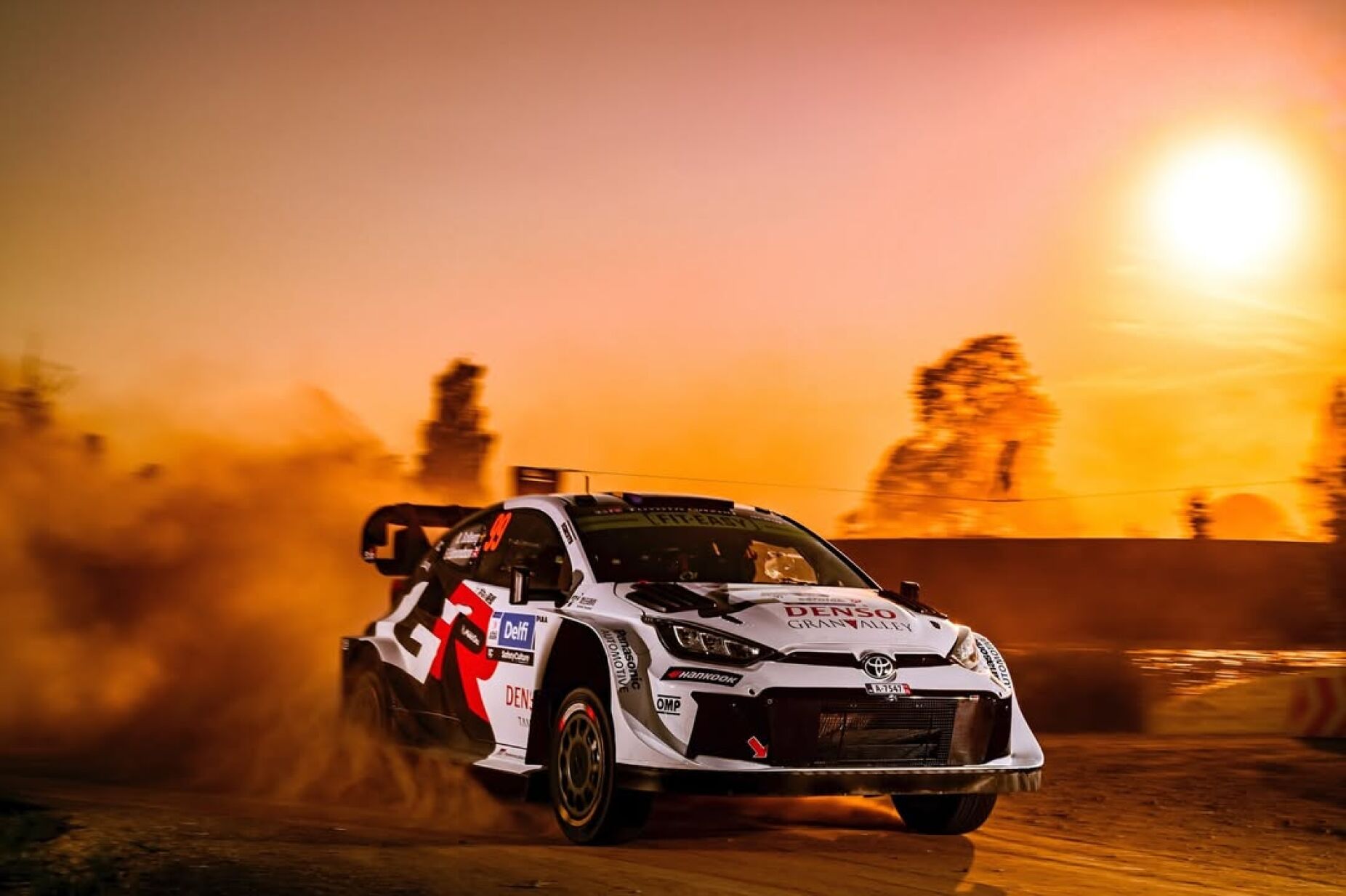 Oliver Solberg aumentou liderança na Estónia na estreia com a Toyota