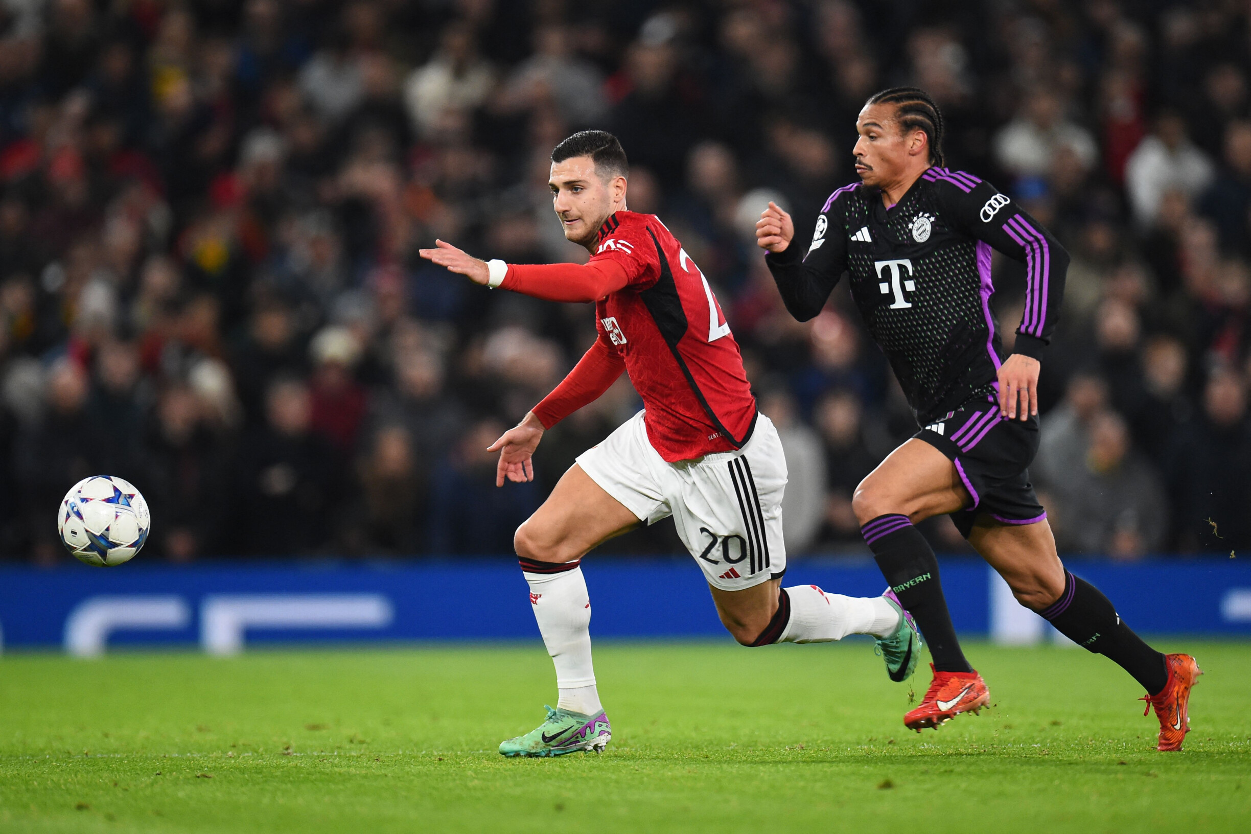 Diogo Dalot resignado após a eliminação do United: "Não podemos sofrer tantos golos"