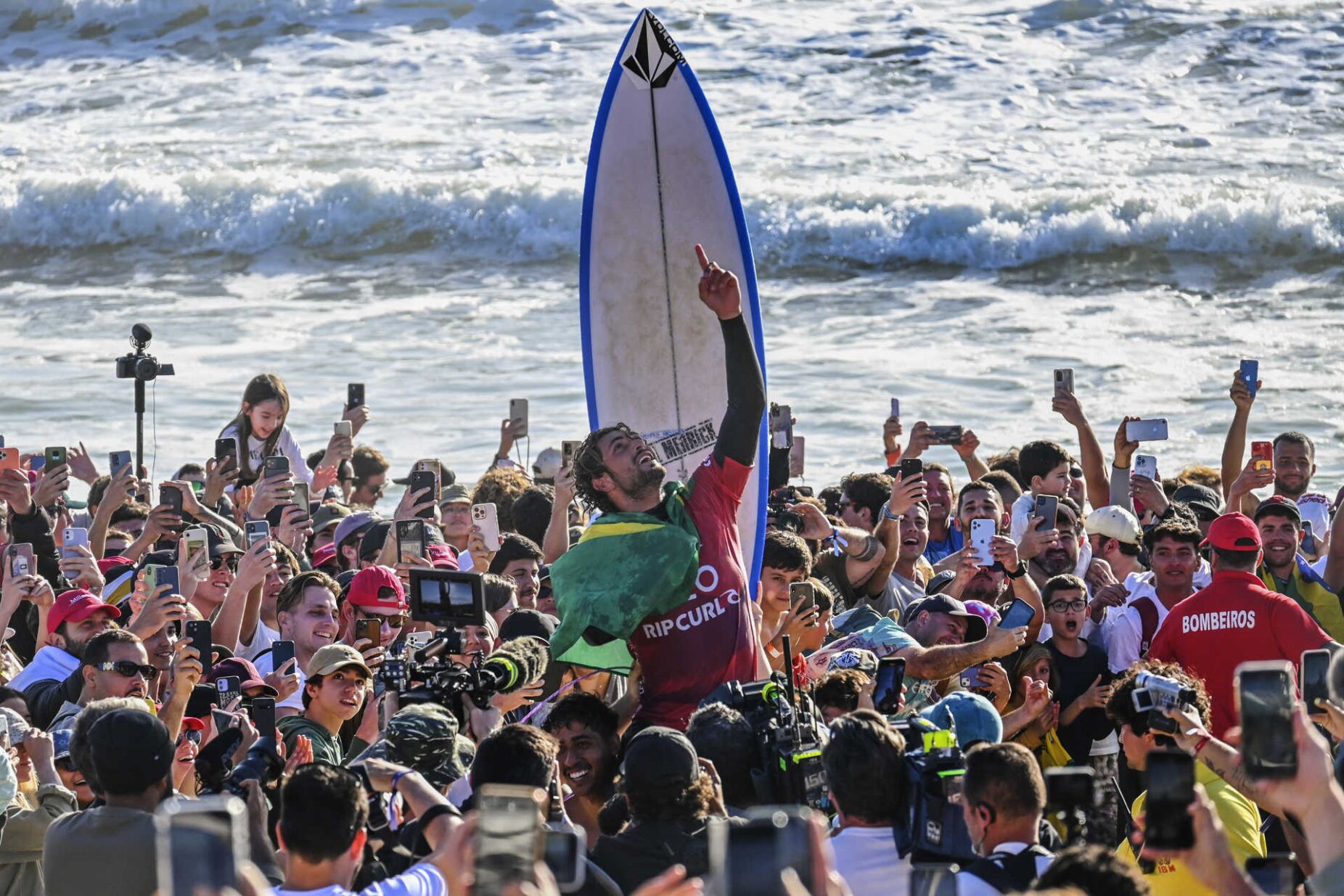Etapa portuguesa da Liga Mundial de Surf em Peniche nos próximos três anos