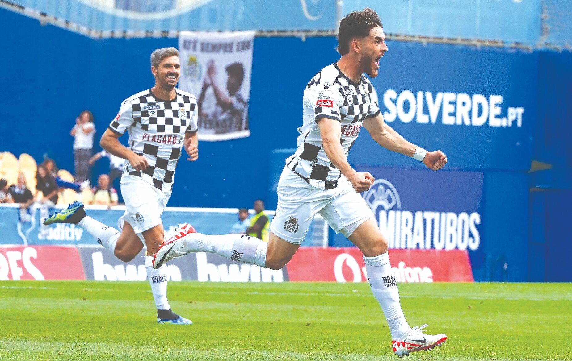 Giay sem ataque, Pubill custa muito e Pedro Malheiro volta aos planos do Benfica