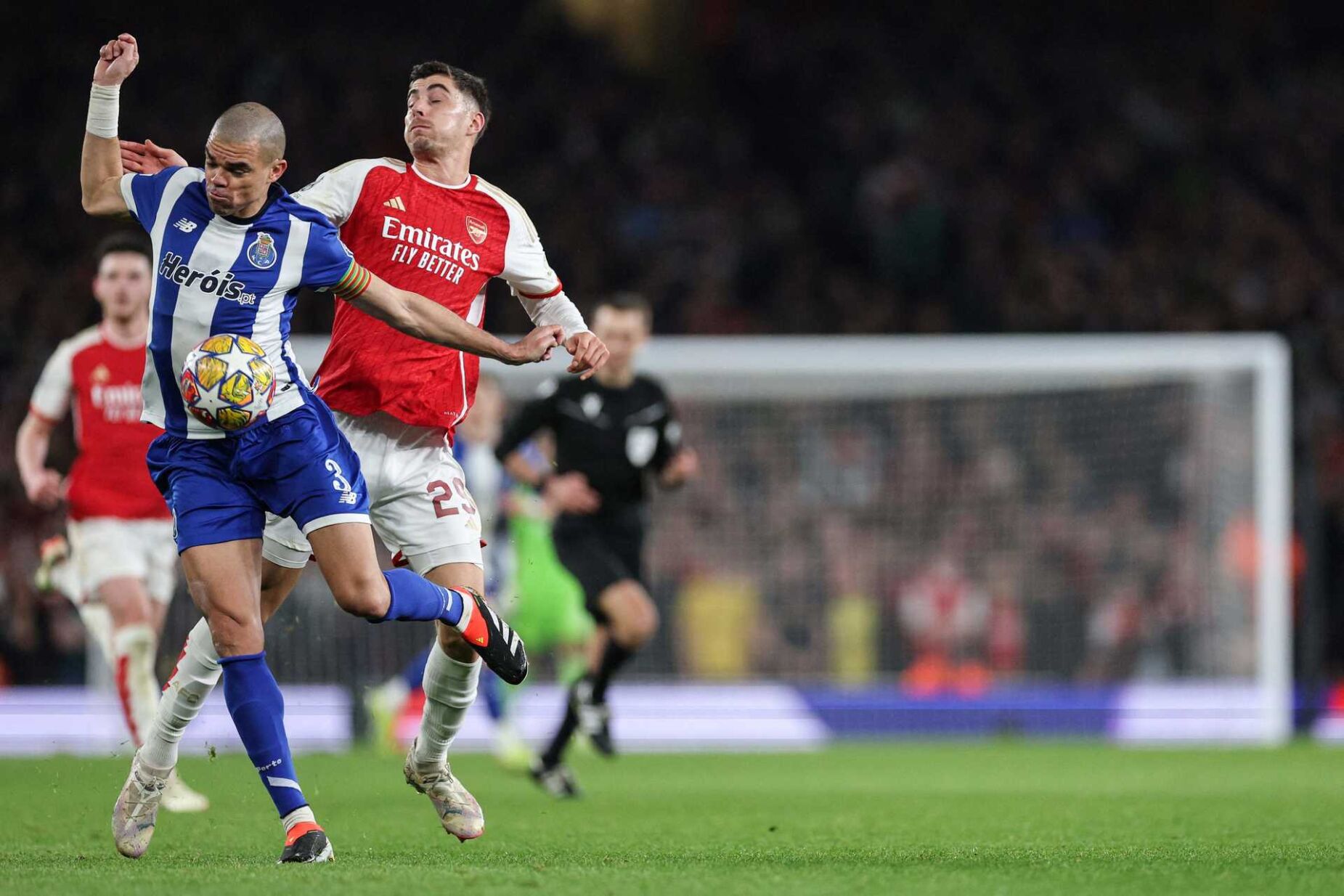 Pepe no final do Arsenal-FC Porto: "Tiveram aquela pontinha de sorte que o  futebol dá..."