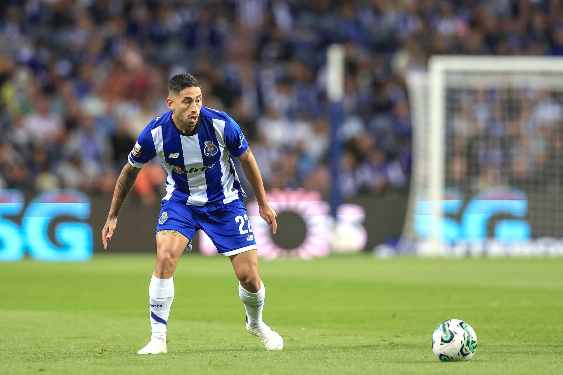 Alan Varela substituído com queixas físicas no Famalicão-FC Porto