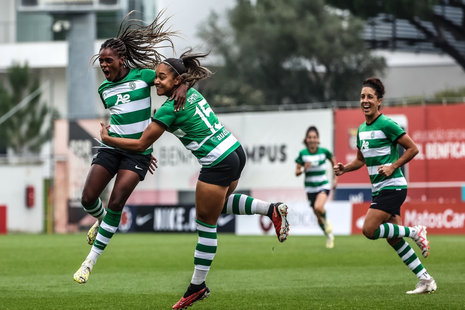 Duas Mulheres em Jogo - Futebol e Liderança– LÍDER
