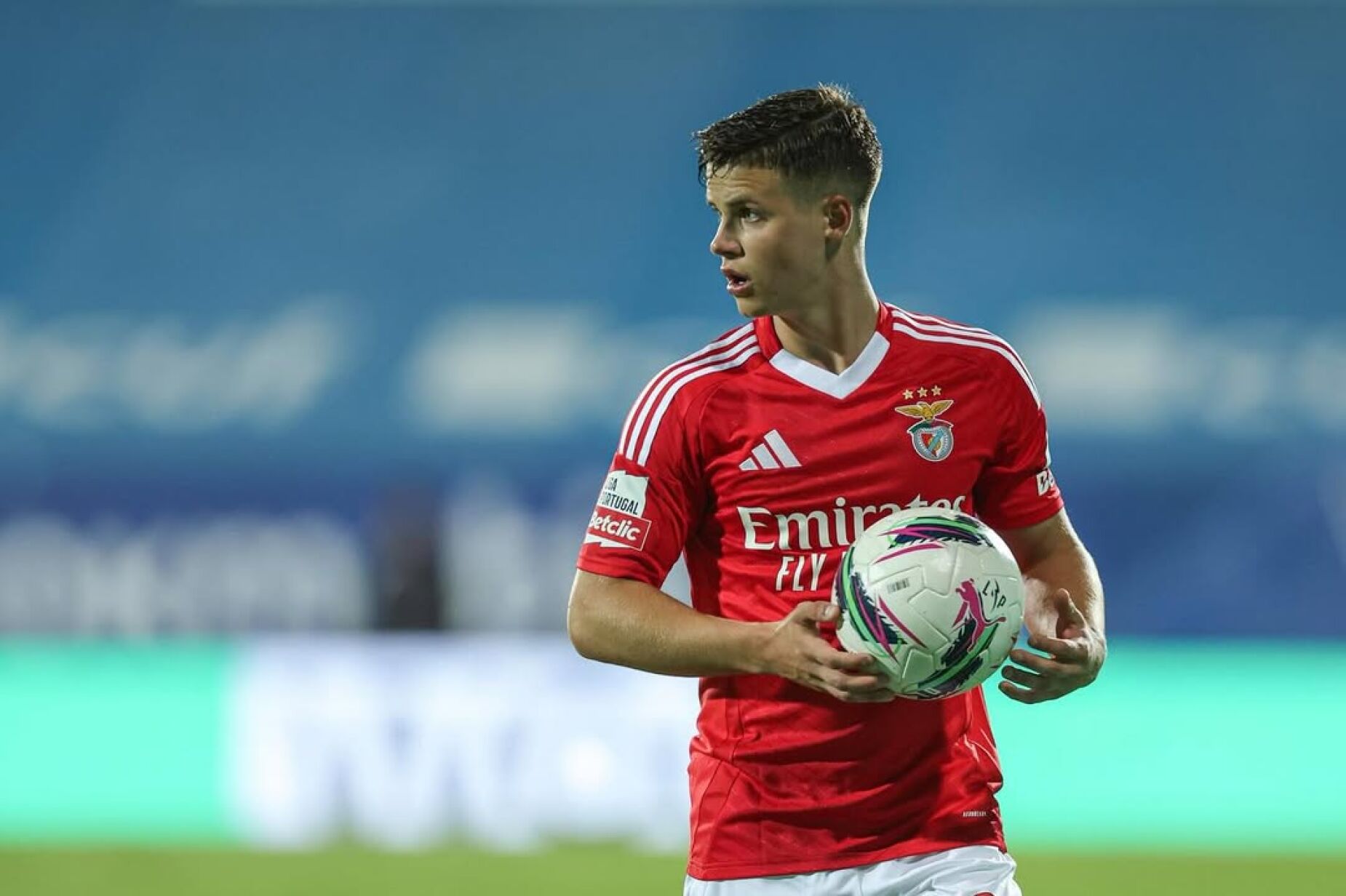 Dahl feliz no Benfica: "Quero deixar a minha marca. É bom ter um verdadeiro lar novamente"