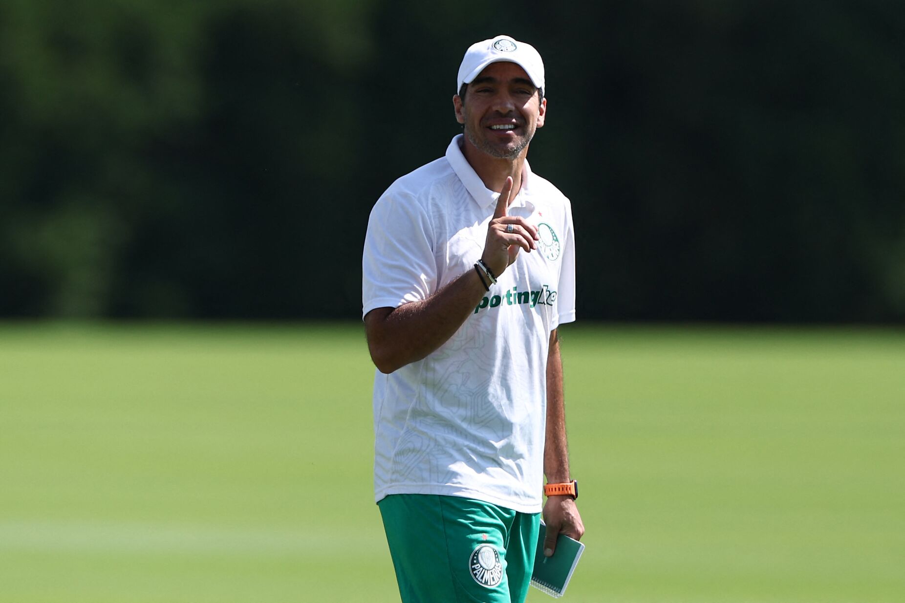"Abel Ferreira é o maior treinador da história do Palmeiras"