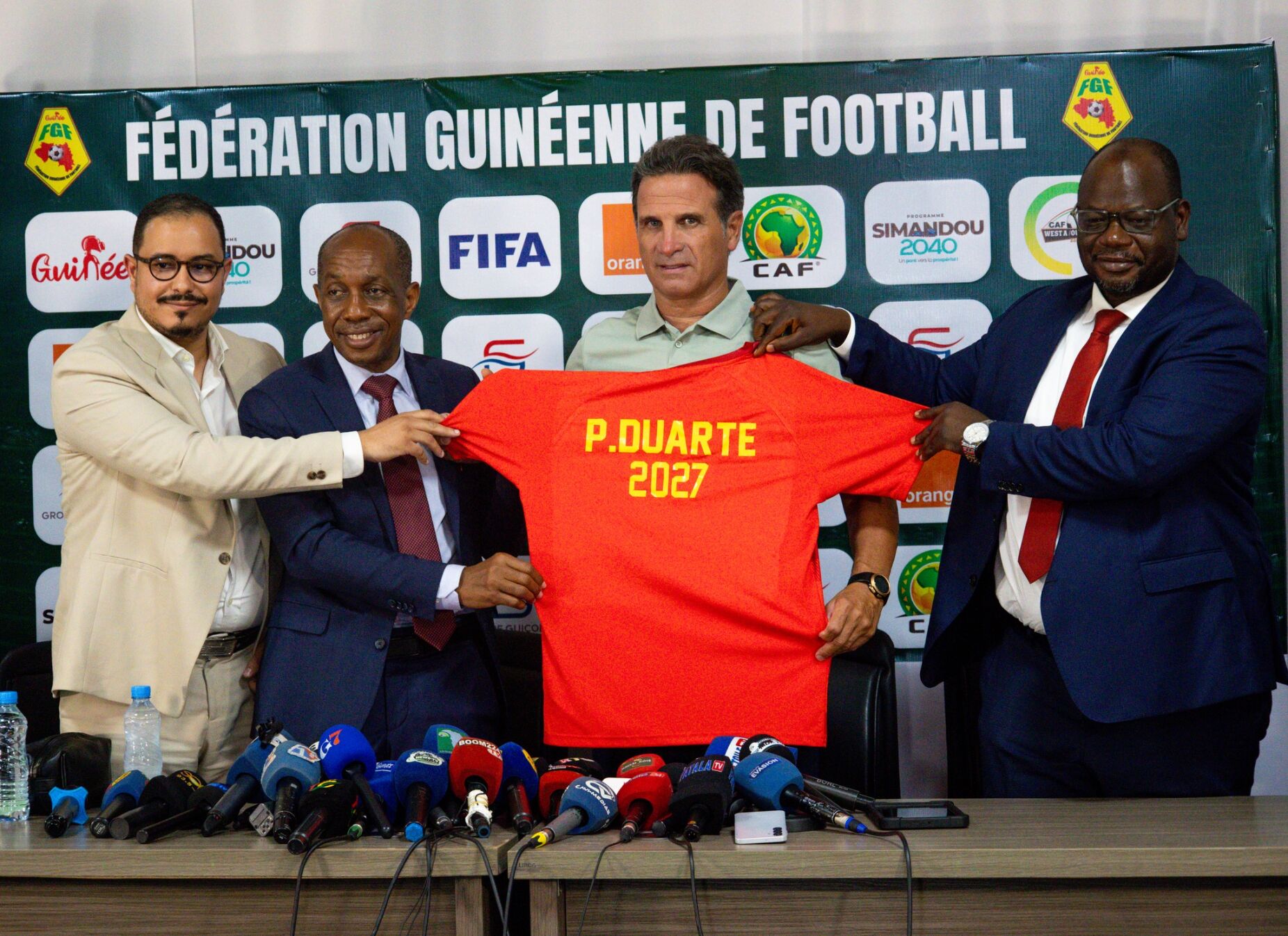 Guiné vence Somália na estreia de Paulo Duarte