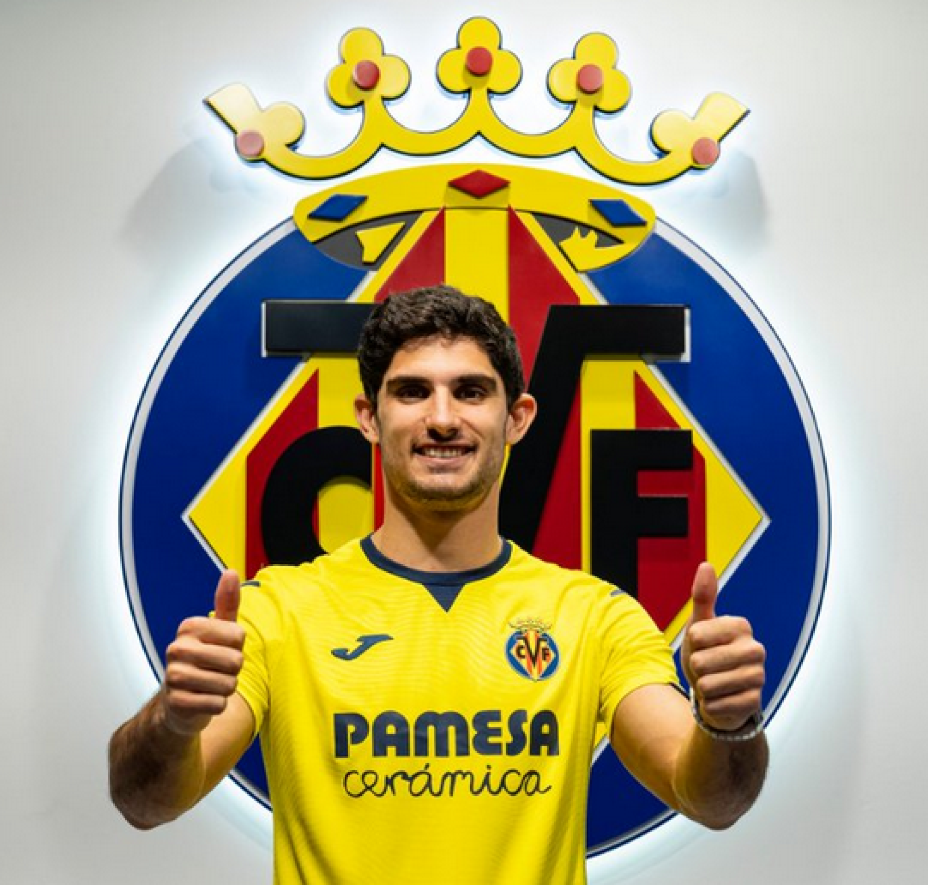 Gonçalo Guedes apresentado no Villarreal: 