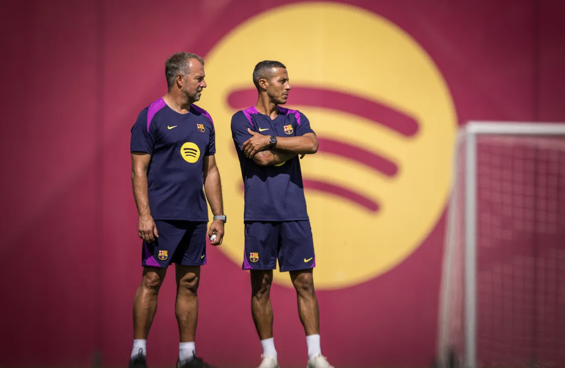 Thiago Alcântara regressa ao Barcelona como adjunto de Hansi Flick