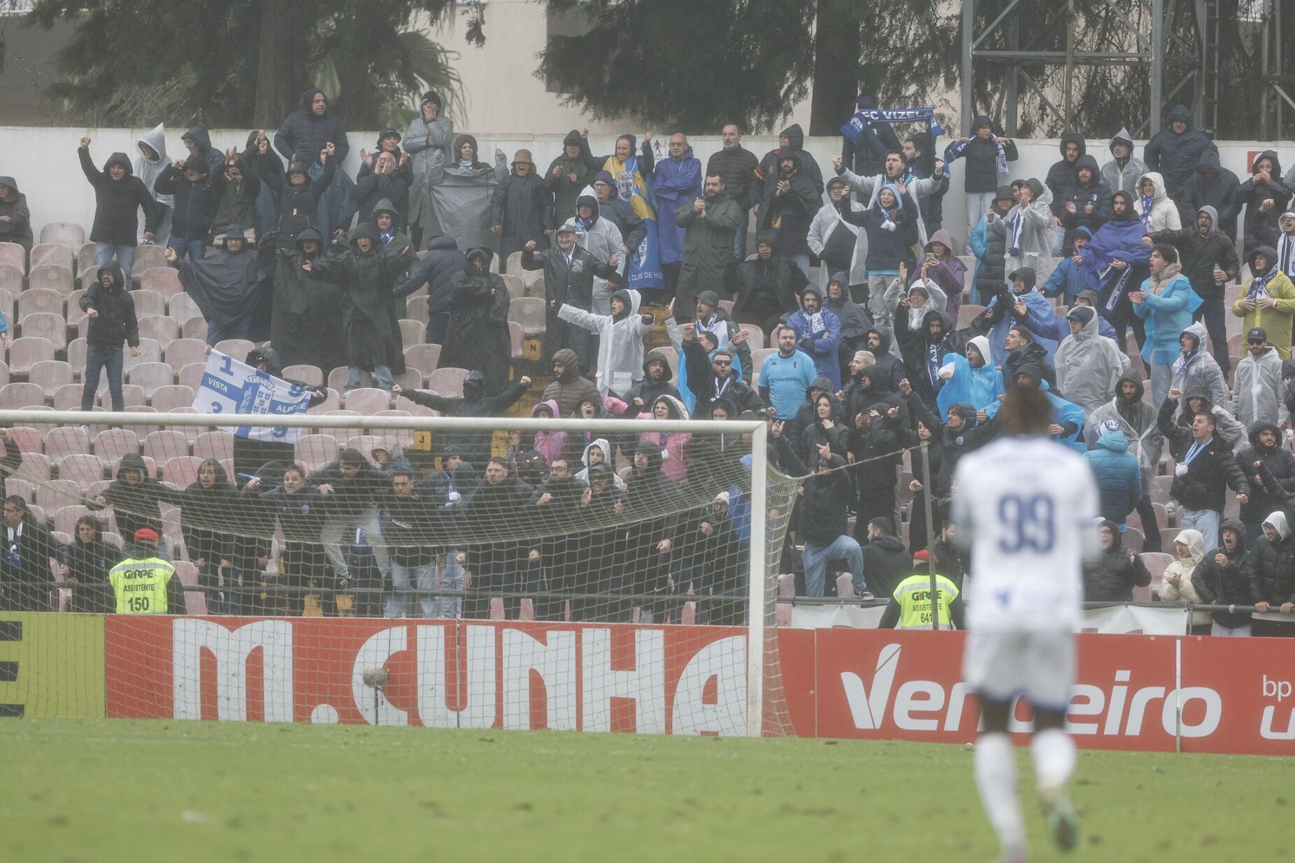 Jogador do Penafiel, irmão de Diogo Jota, foi agredido por adepto do Vizela