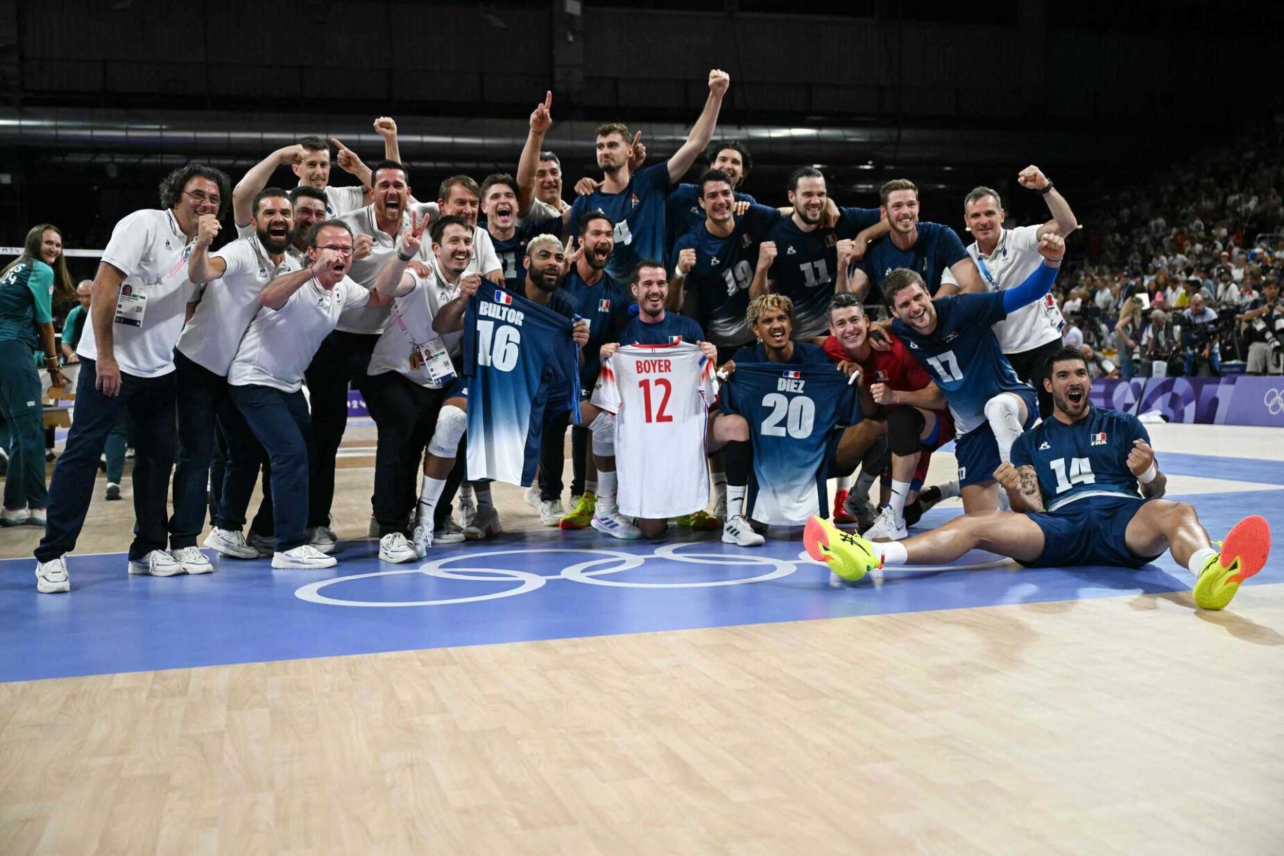 França revalida título olímpico no voleibol e Polónia fica com a prata