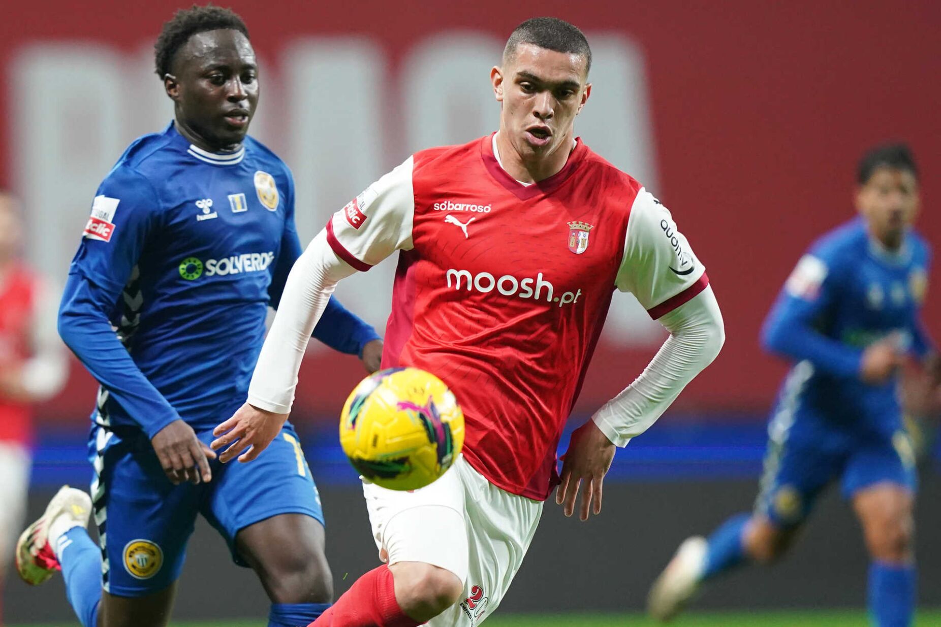 Braga vence Nacional e sobe ao terceiro lugar da I Liga, à condição