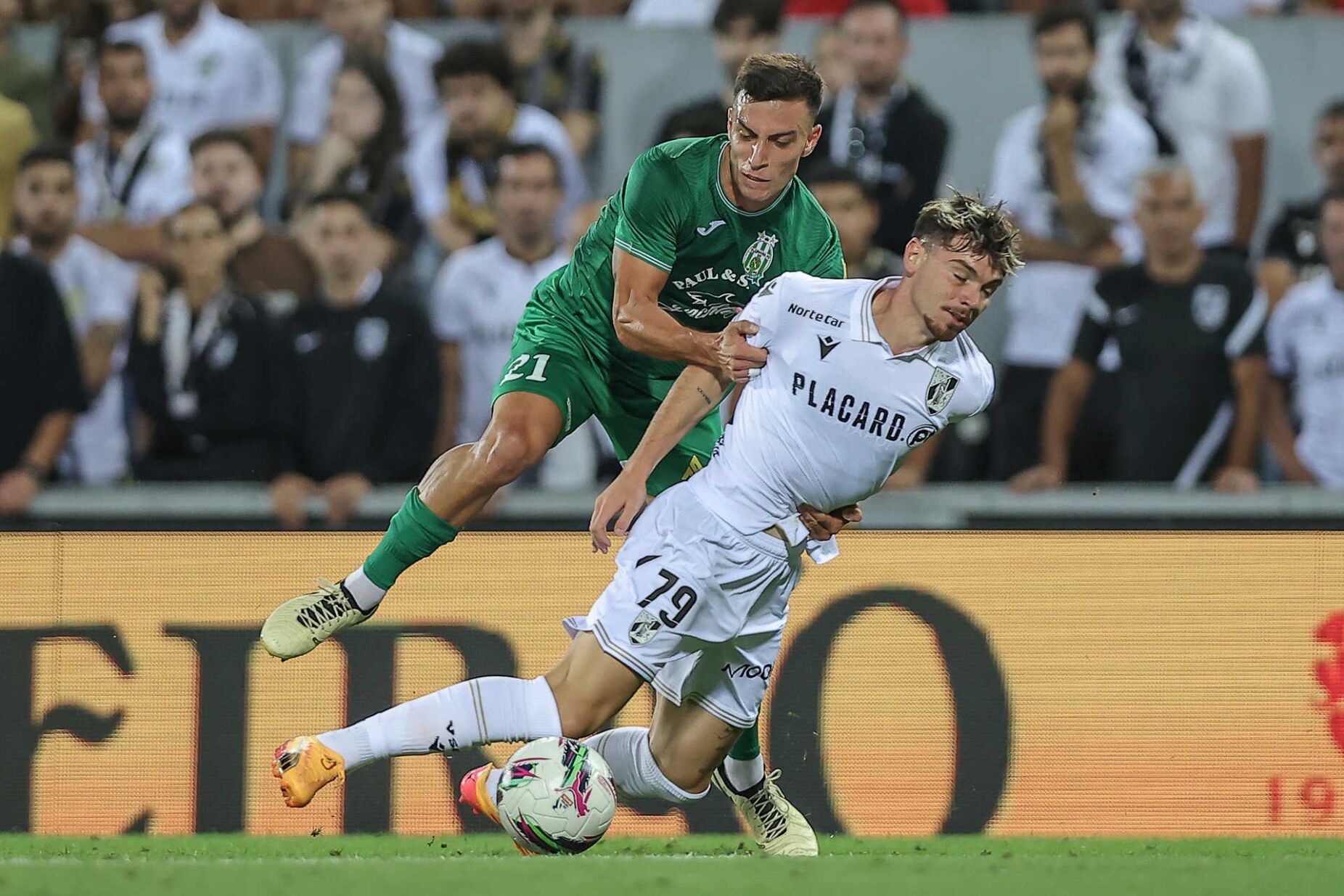 Bica fechado no Leixões, por empréstimo do V. Guimarães