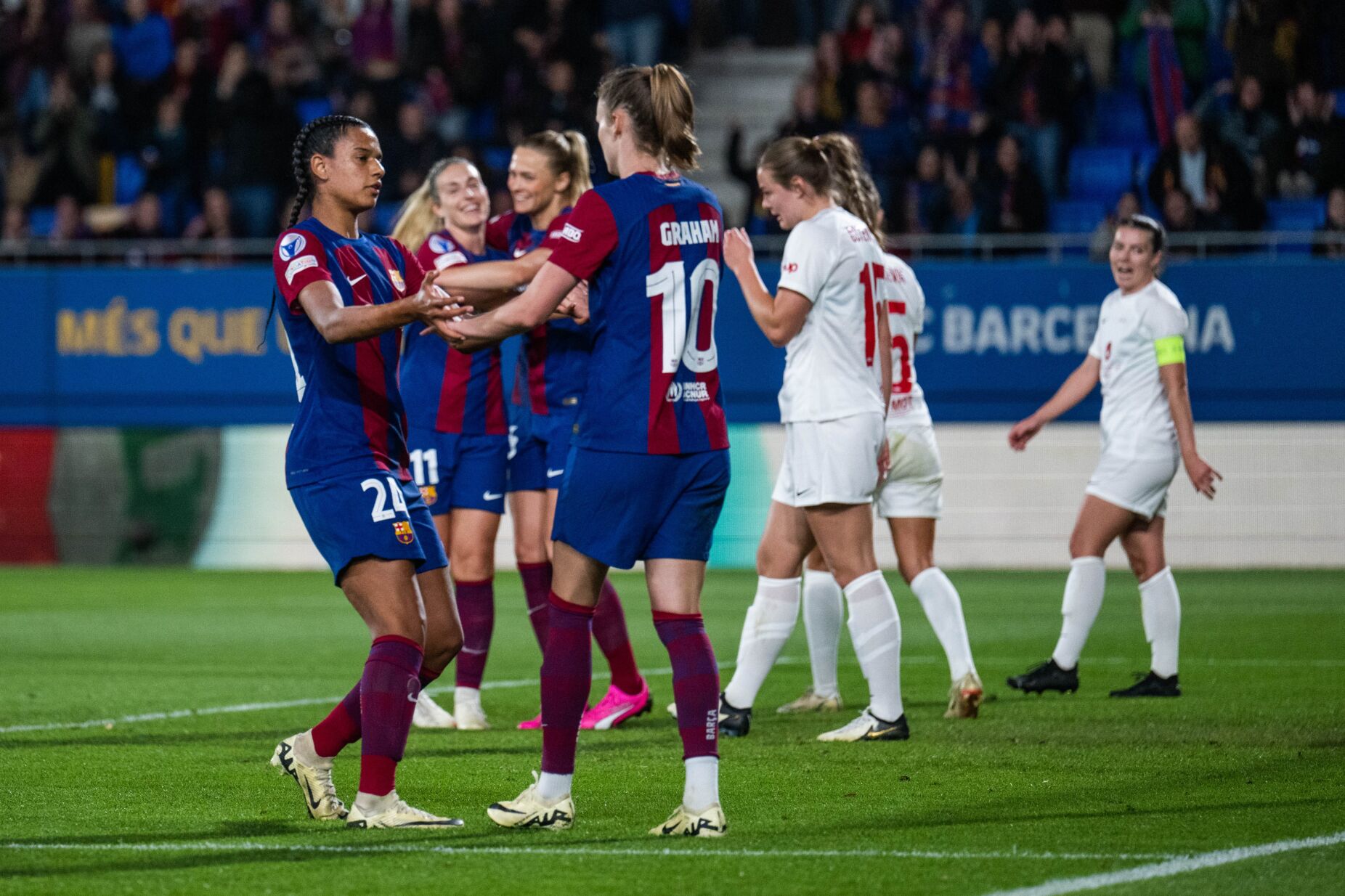 Champions feminina: Barcelona e PSG completam quadro das meias-finais