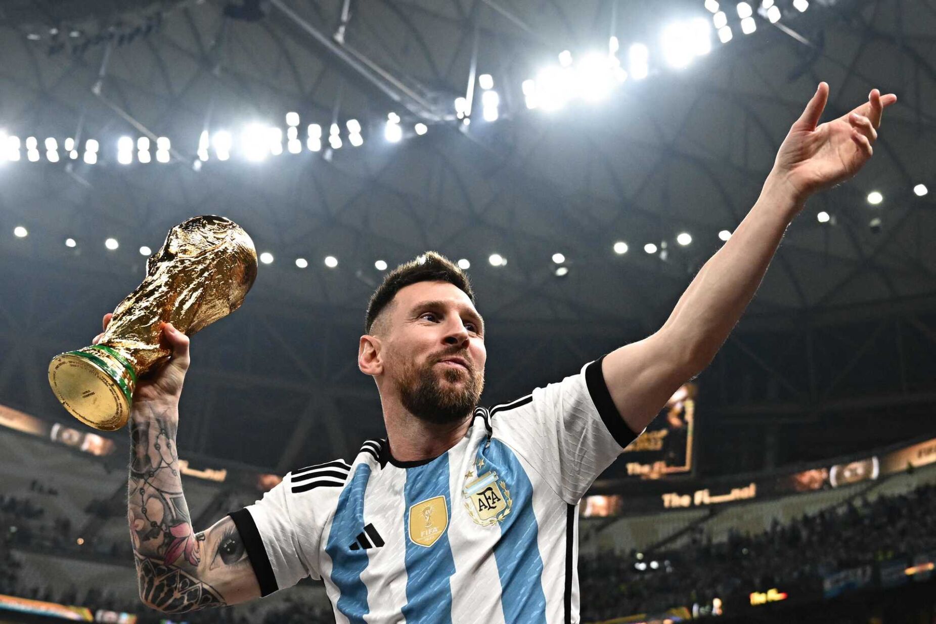 Messi quer fazer história ao conquistar terceira Bola de Ouro