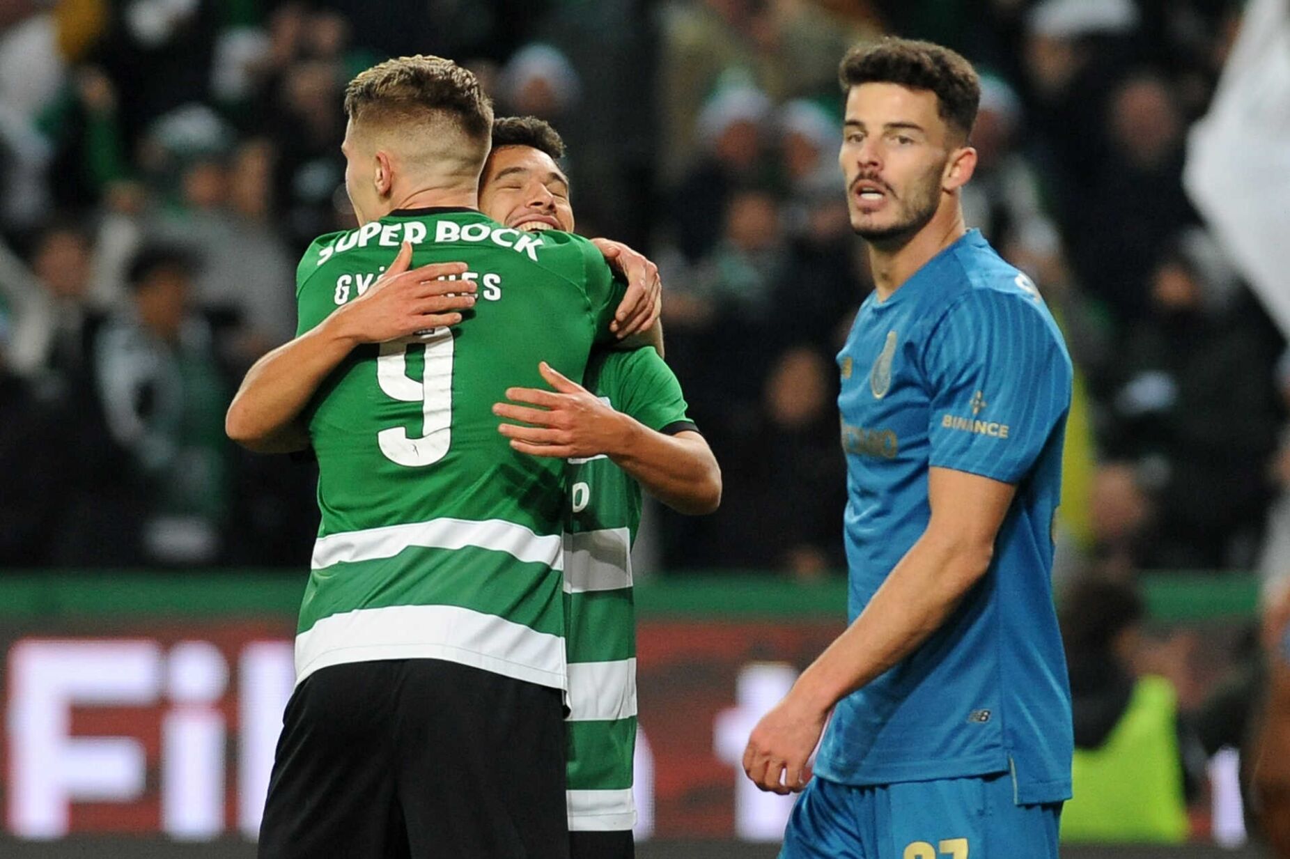 Basquetebol AO VIVO: o jogo 2 da meia-final entre FC Porto e Sporting