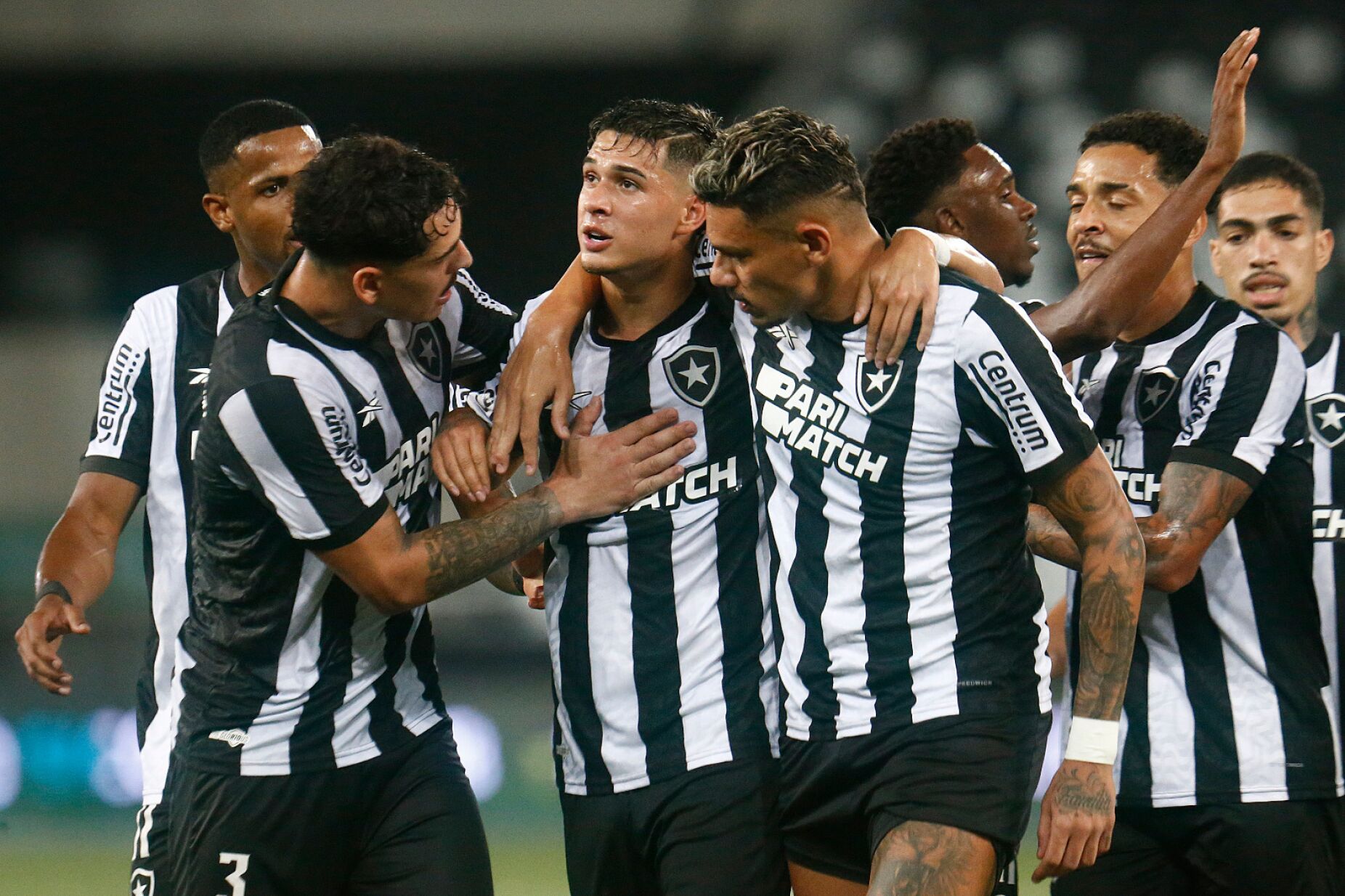 Artur Jorge estreia-se a vencer no Botafogo: "Temos de passar a mensagem..."